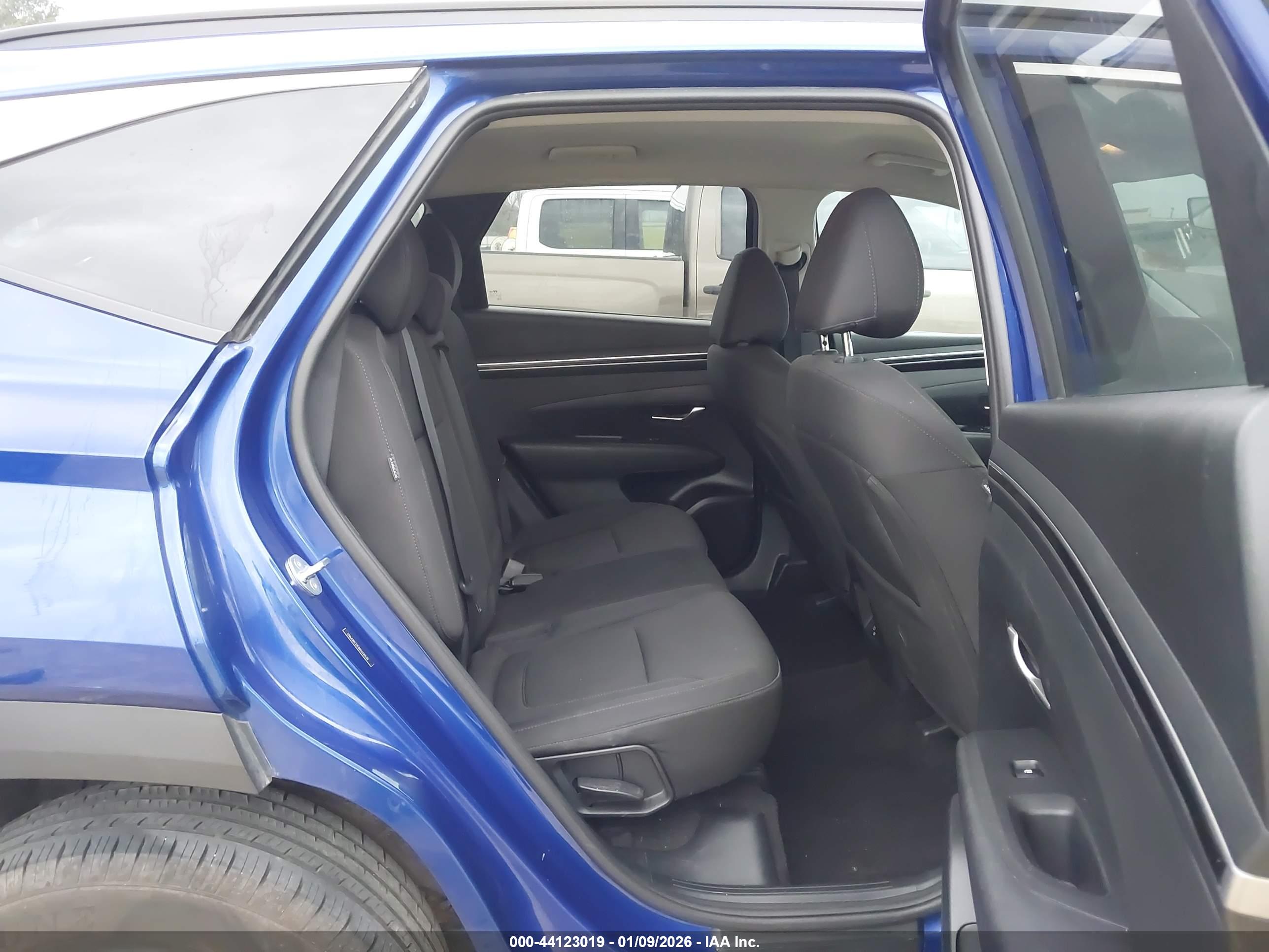 HYUNDAI TUCSON image 8