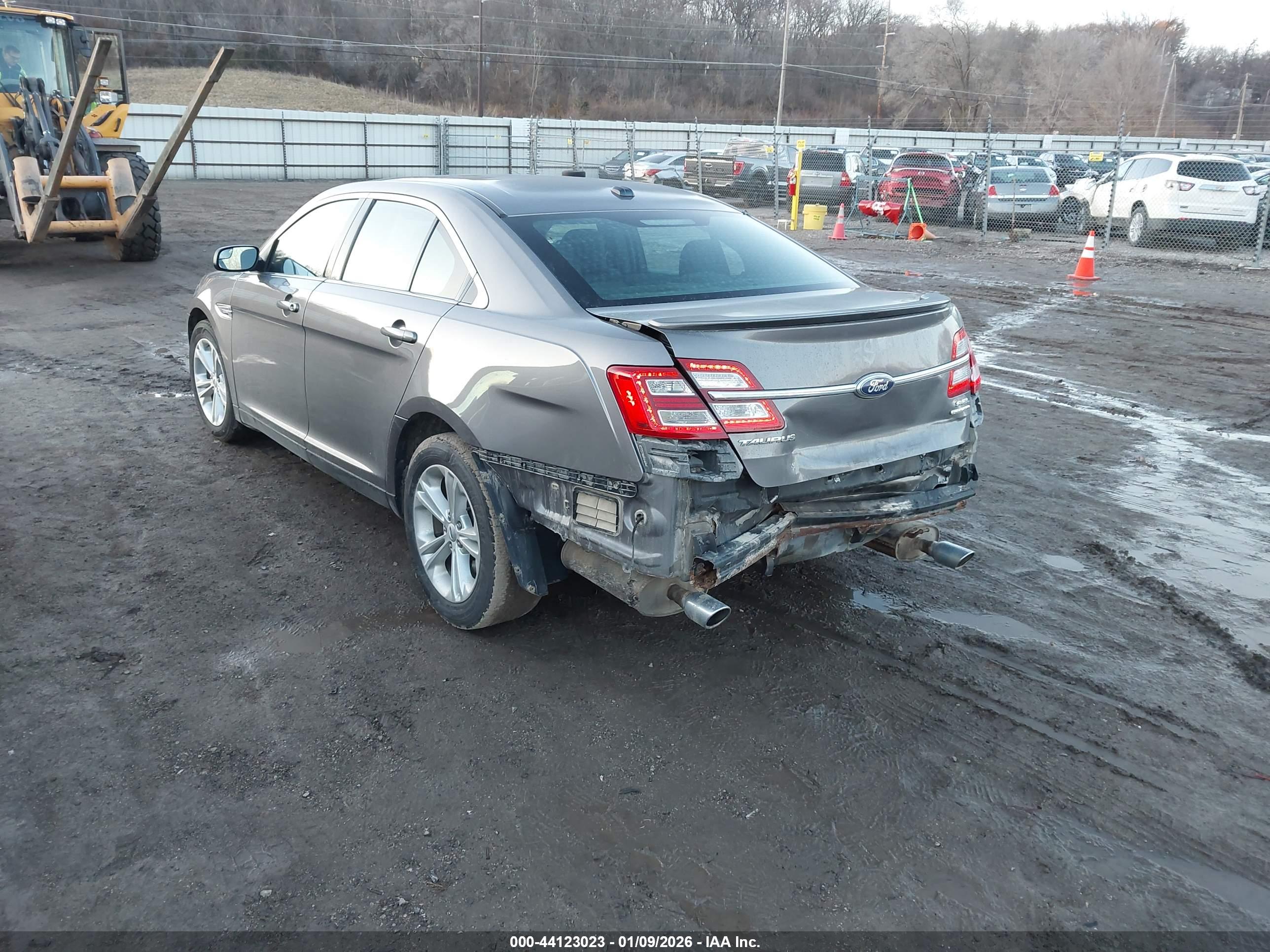 FORD TAURUS image 3