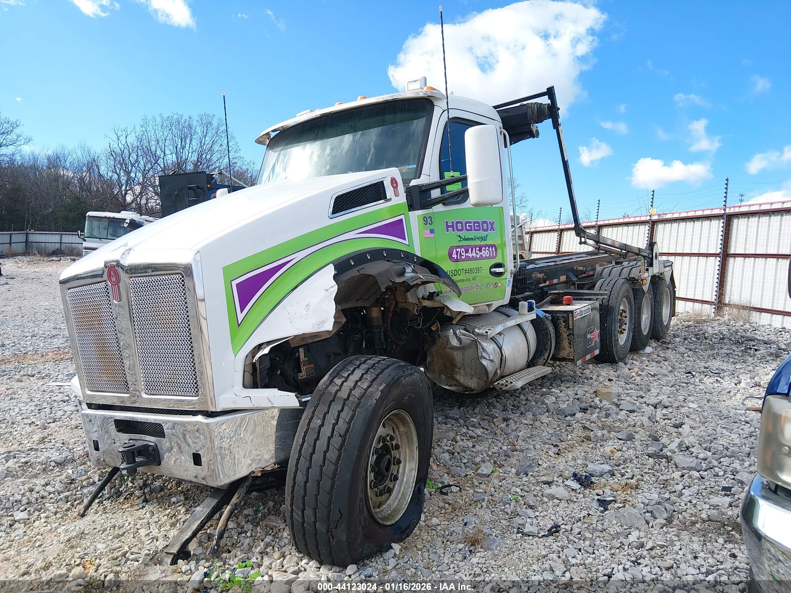 KENWORTH T880 image 2