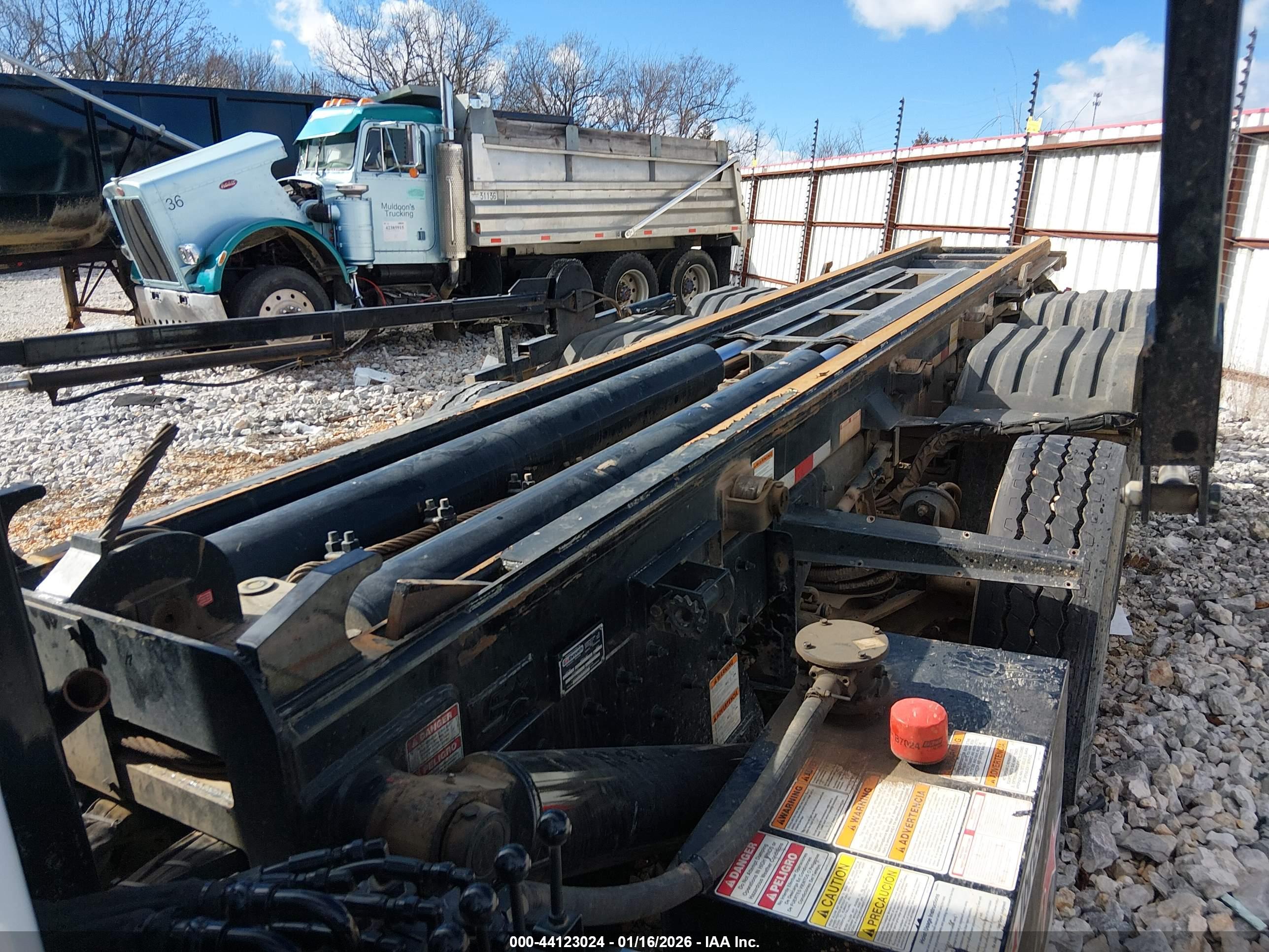 KENWORTH T880 image 7