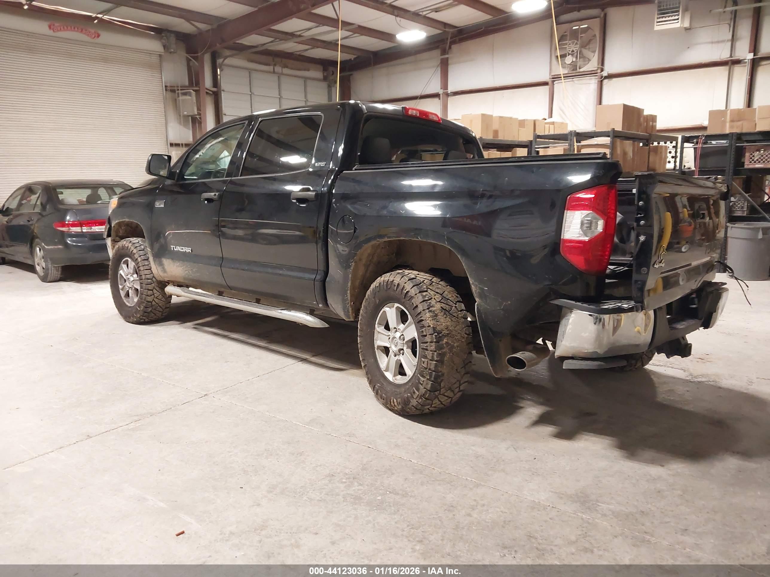 TOYOTA TUNDRA image 3