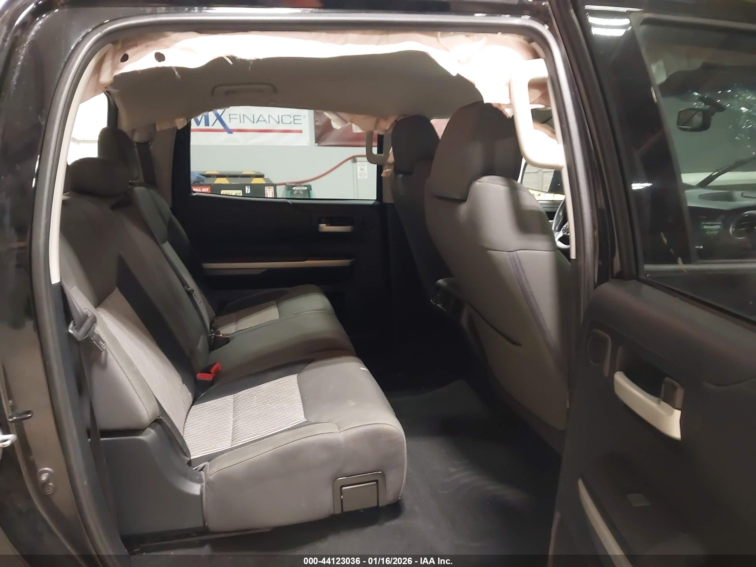 TOYOTA TUNDRA image 8