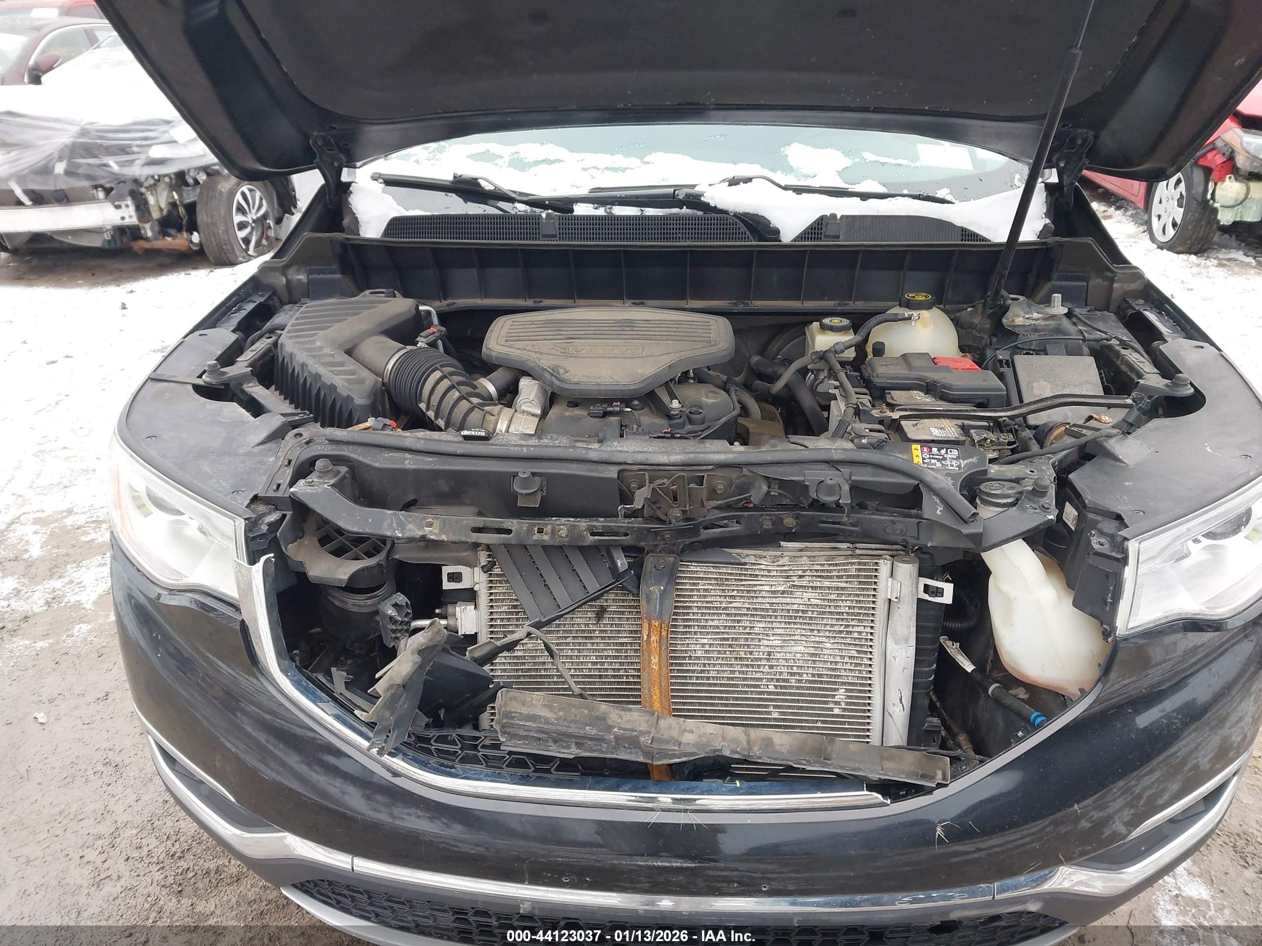 GMC ACADIA image 10