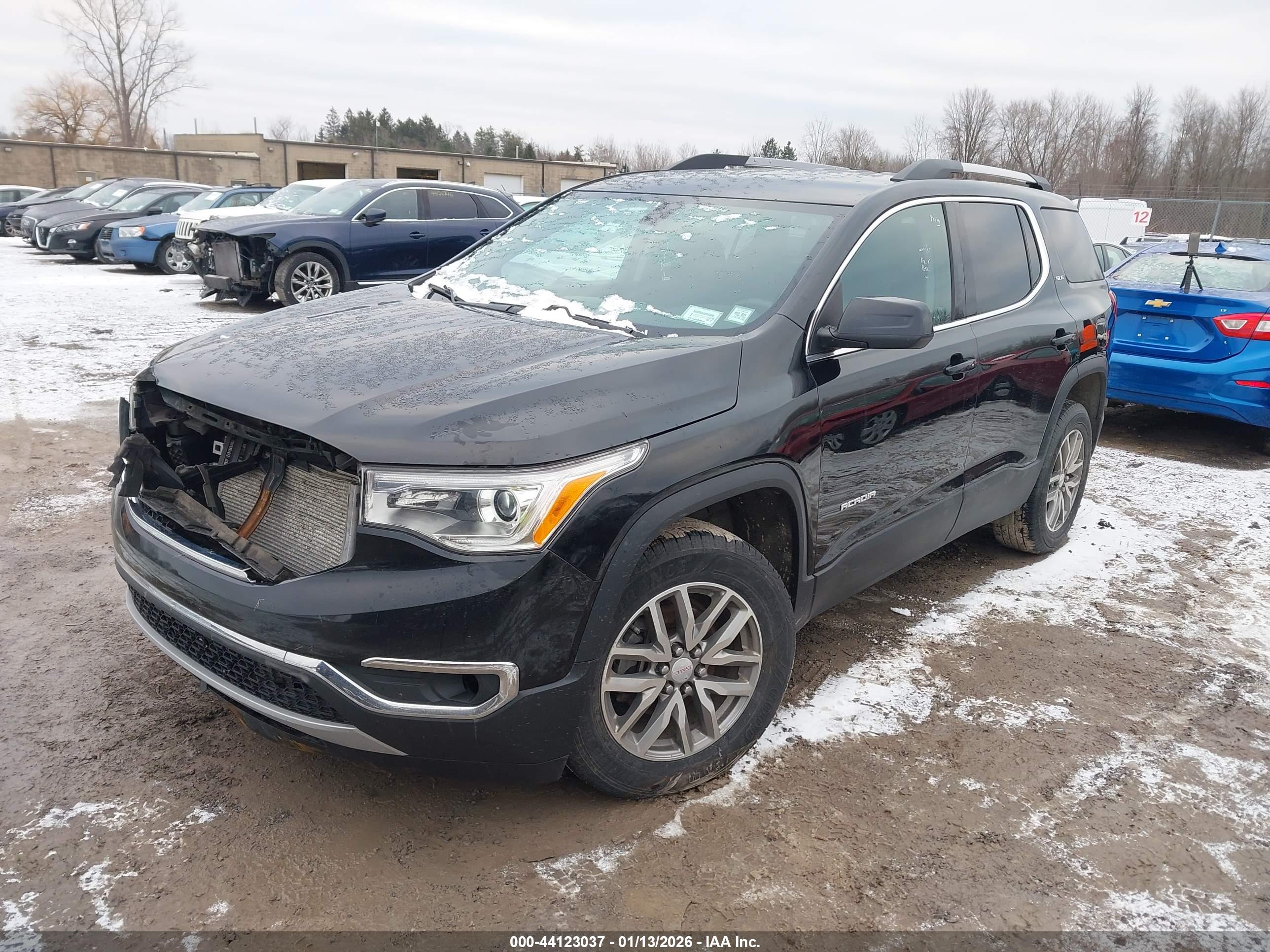GMC ACADIA image 2
