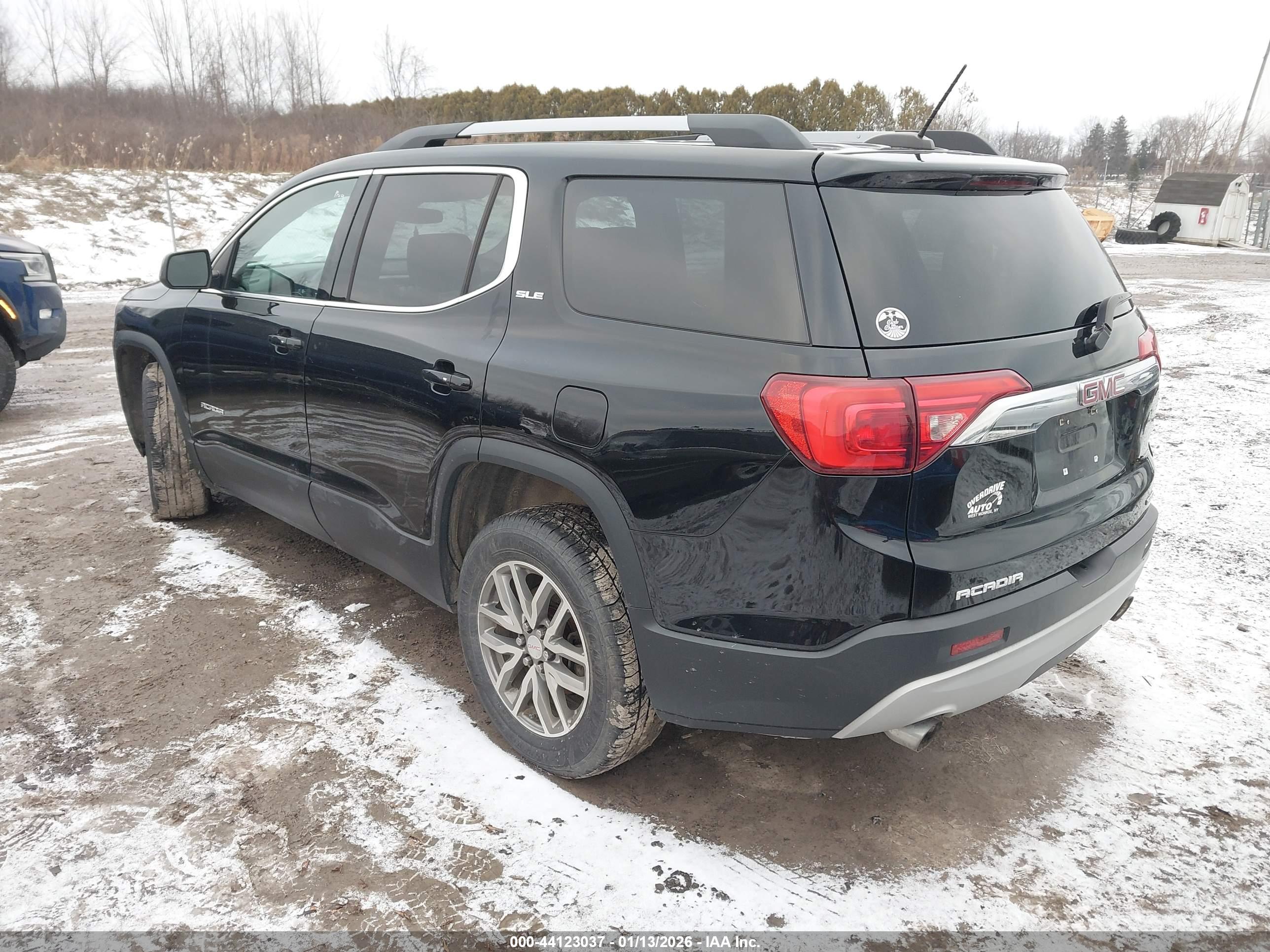 GMC ACADIA image 3