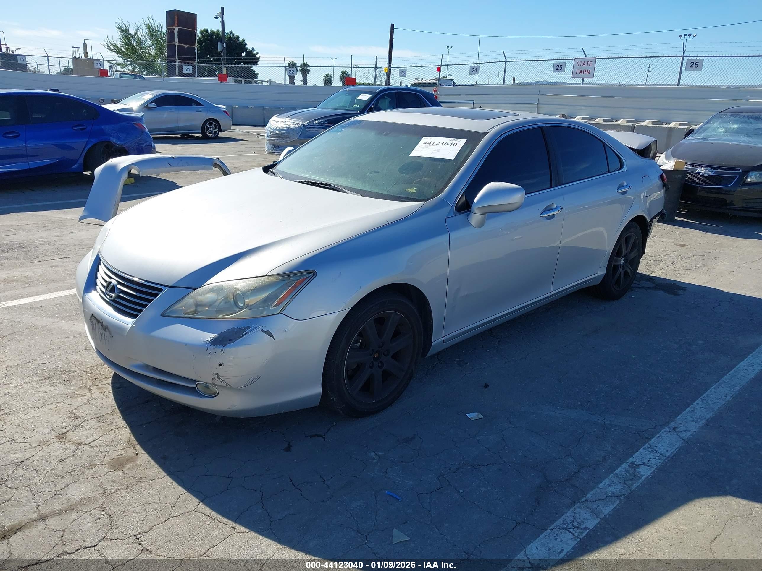 LEXUS ES image 2