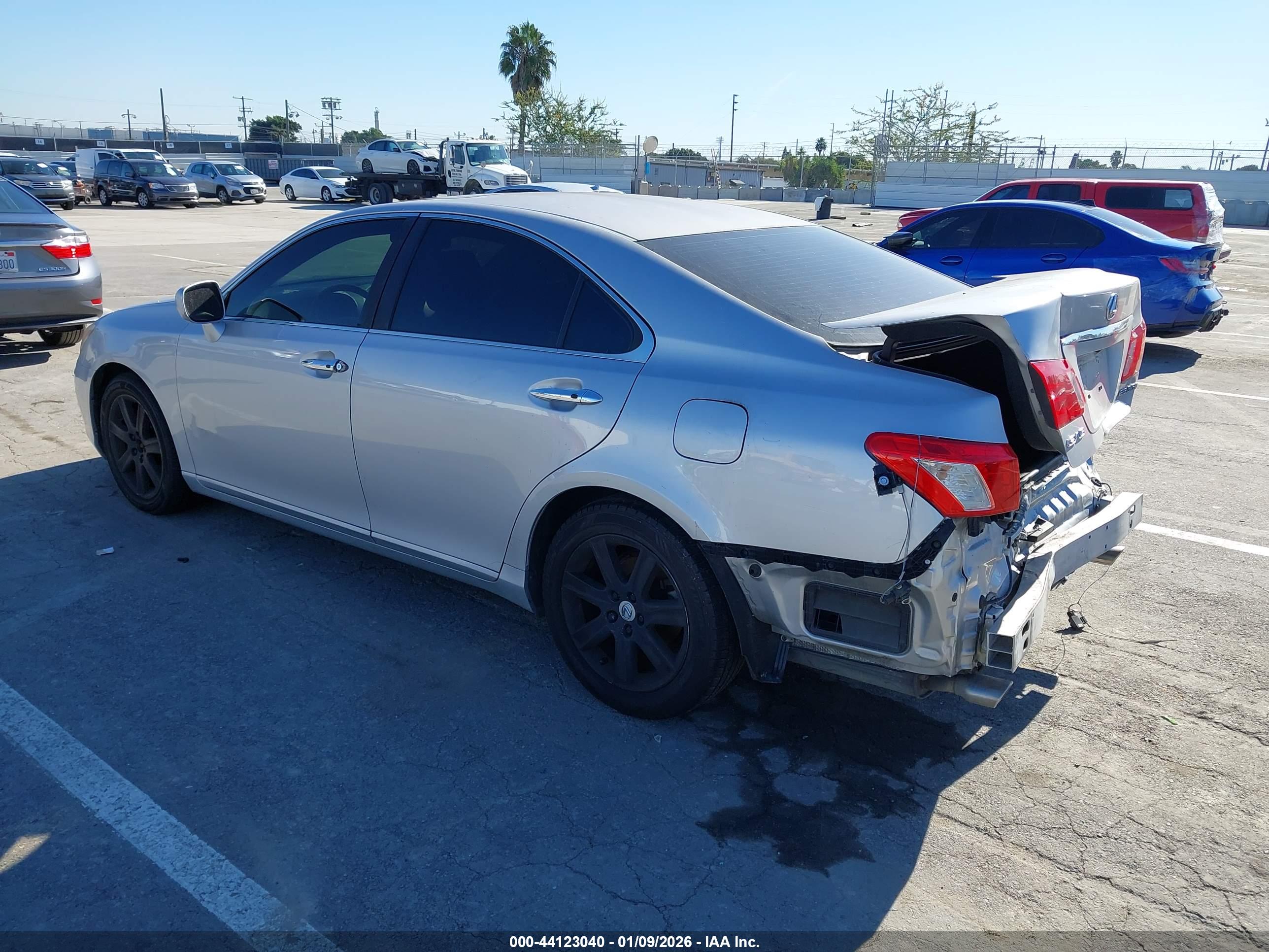LEXUS ES image 3