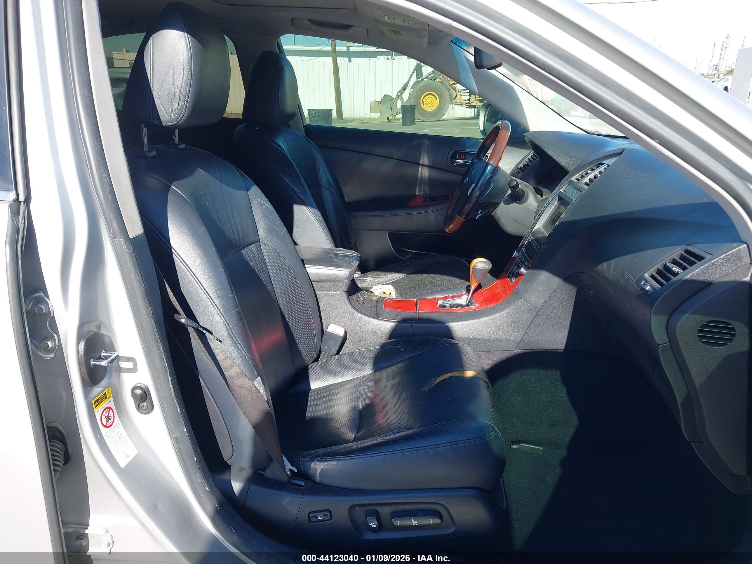 LEXUS ES image 5