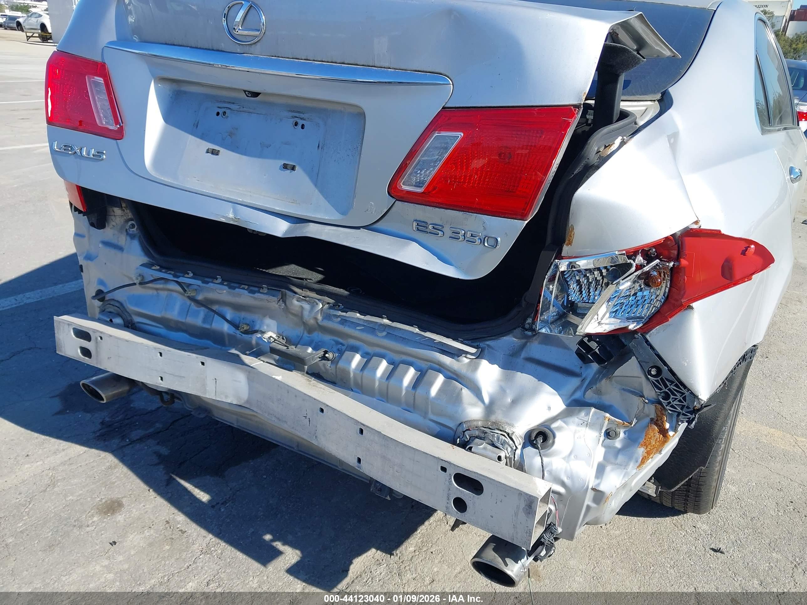 LEXUS ES image 6
