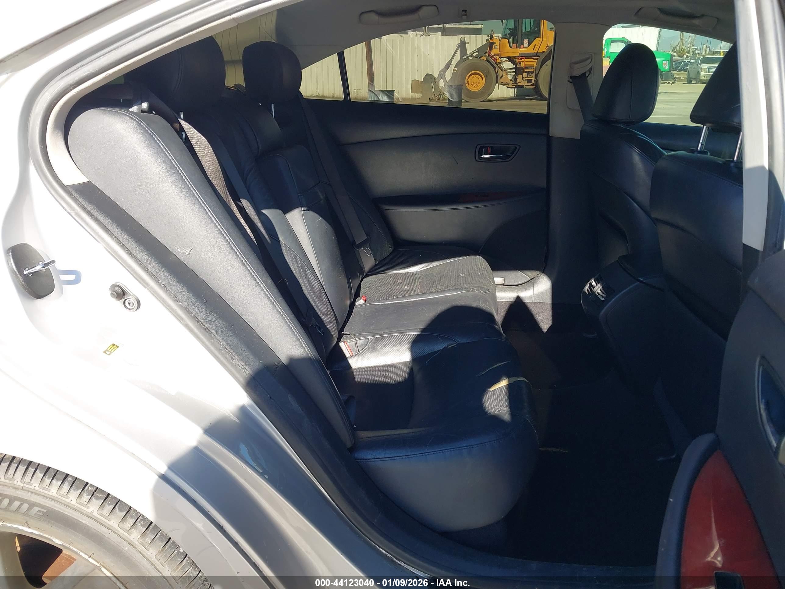 LEXUS ES image 8