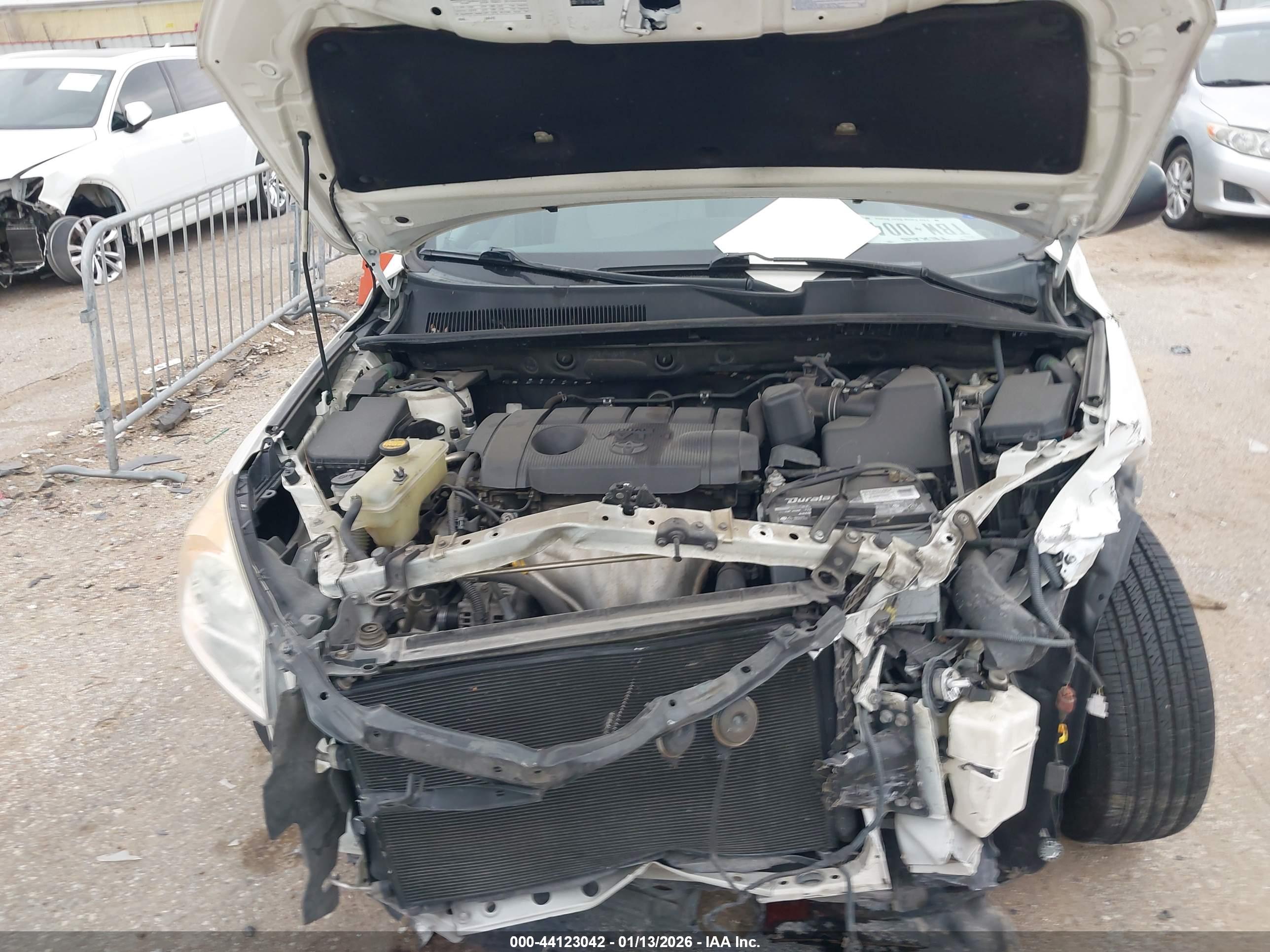 TOYOTA RAV4 image 10