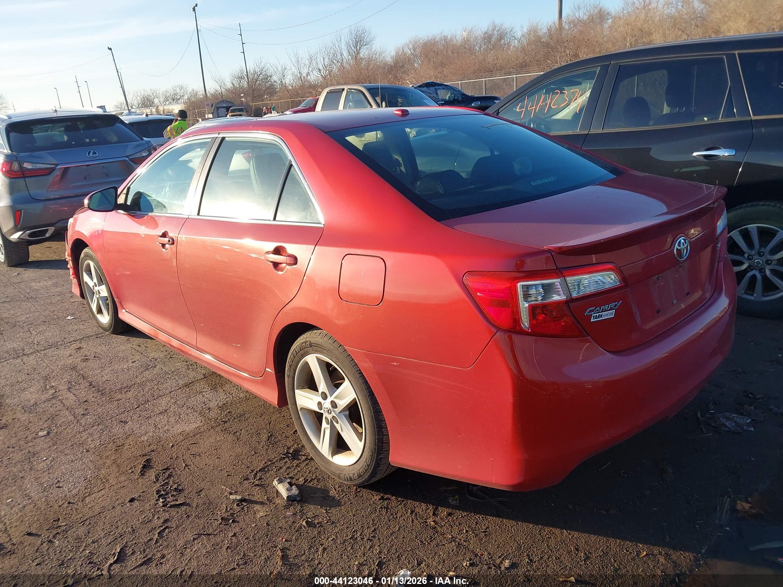 TOYOTA CAMRY image 3