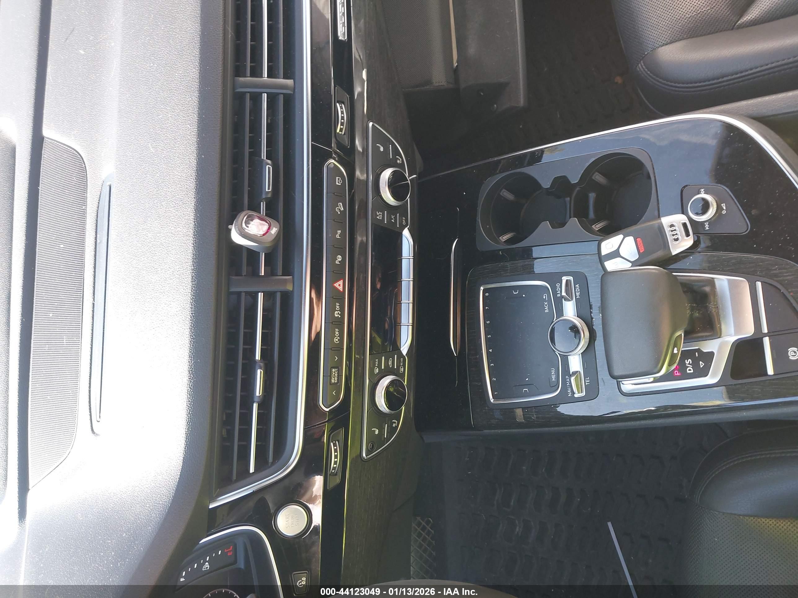 AUDI Q7 image 11