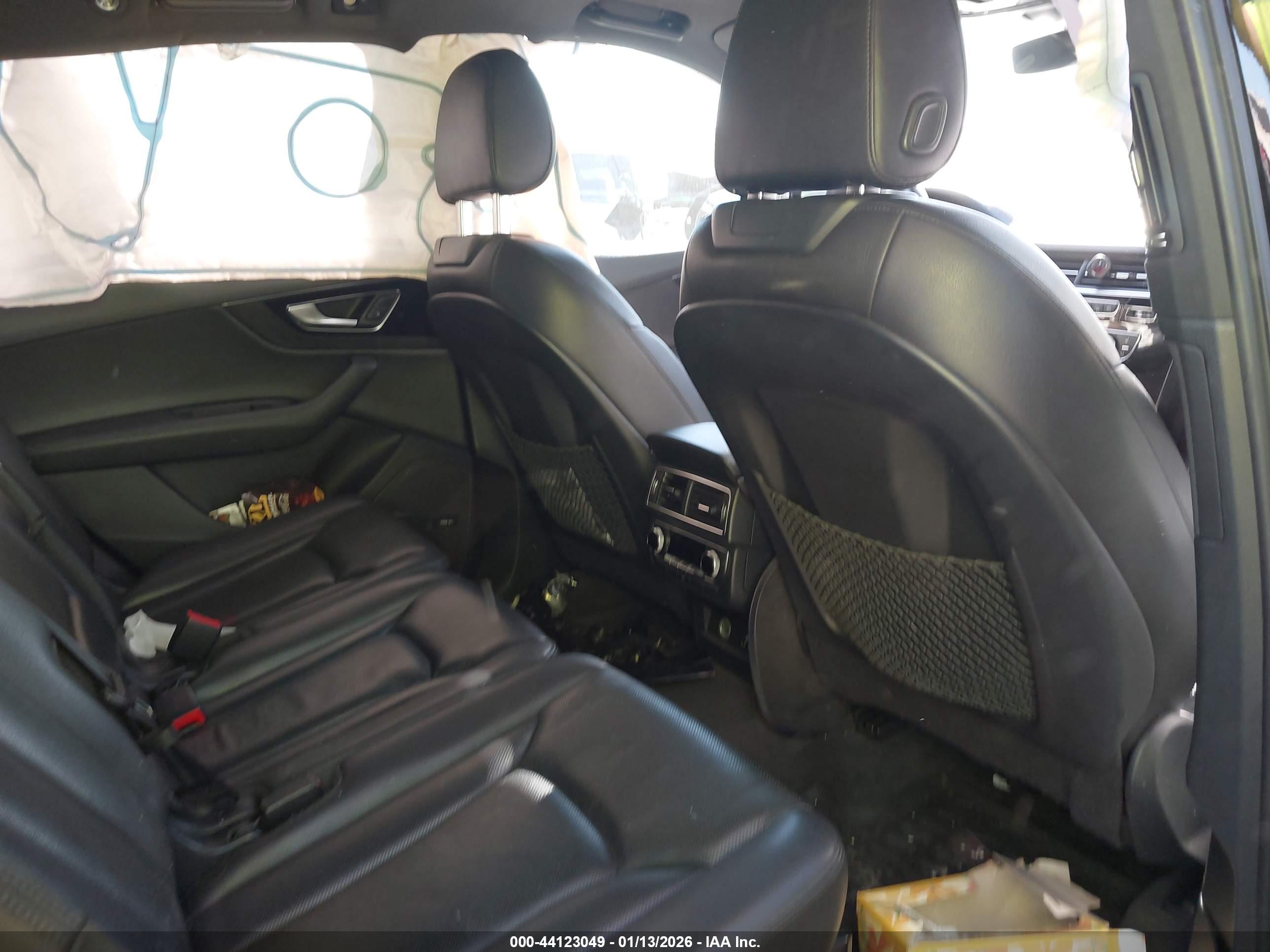 AUDI Q7 image 8