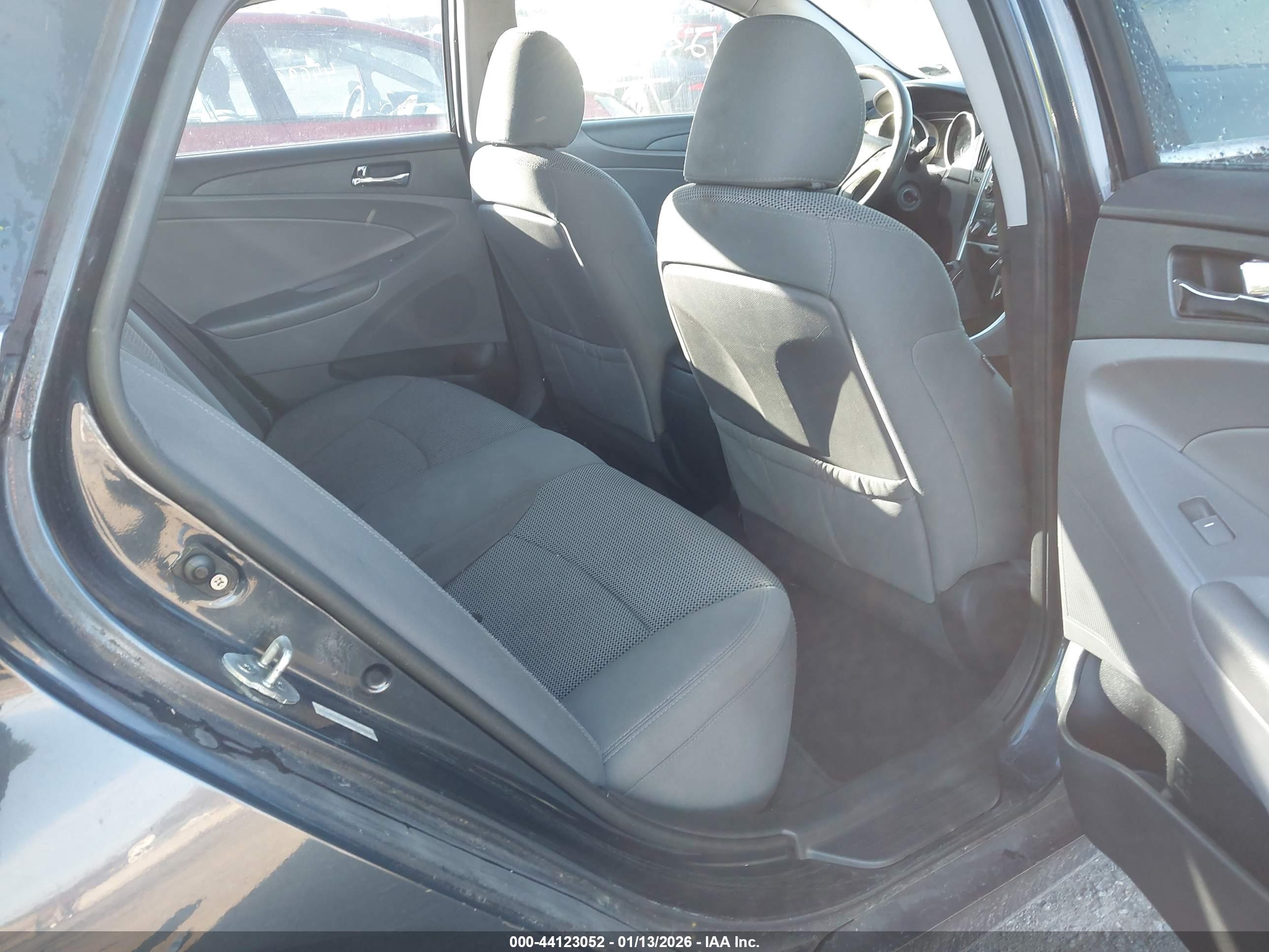 HYUNDAI SONATA image 8