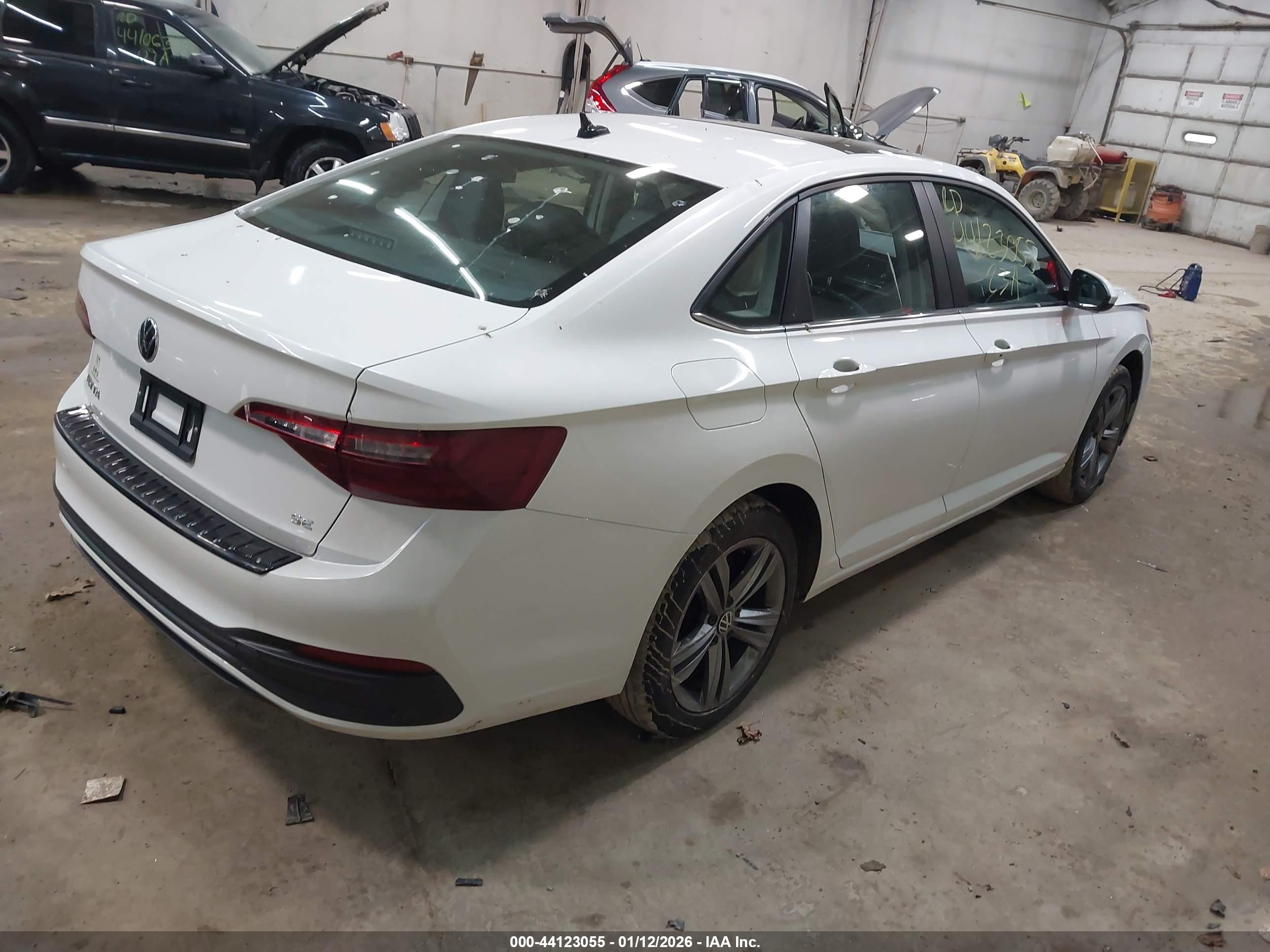 VOLKSWAGEN JETTA image 4