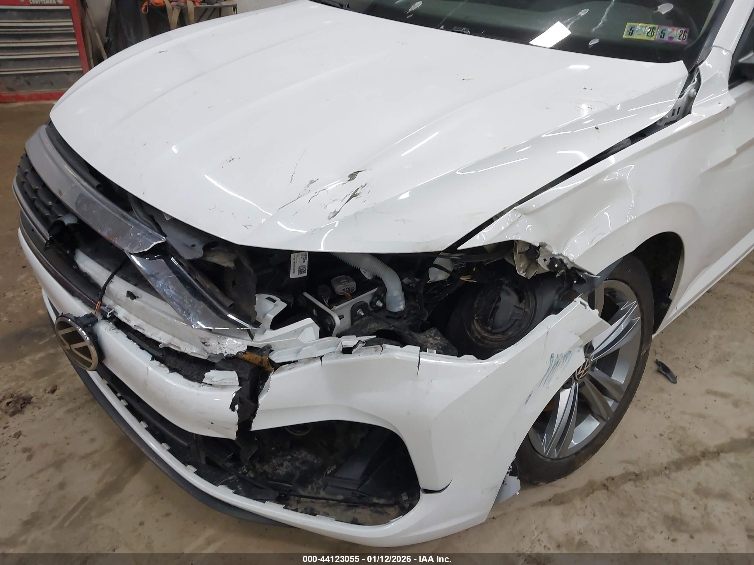 VOLKSWAGEN JETTA image 6