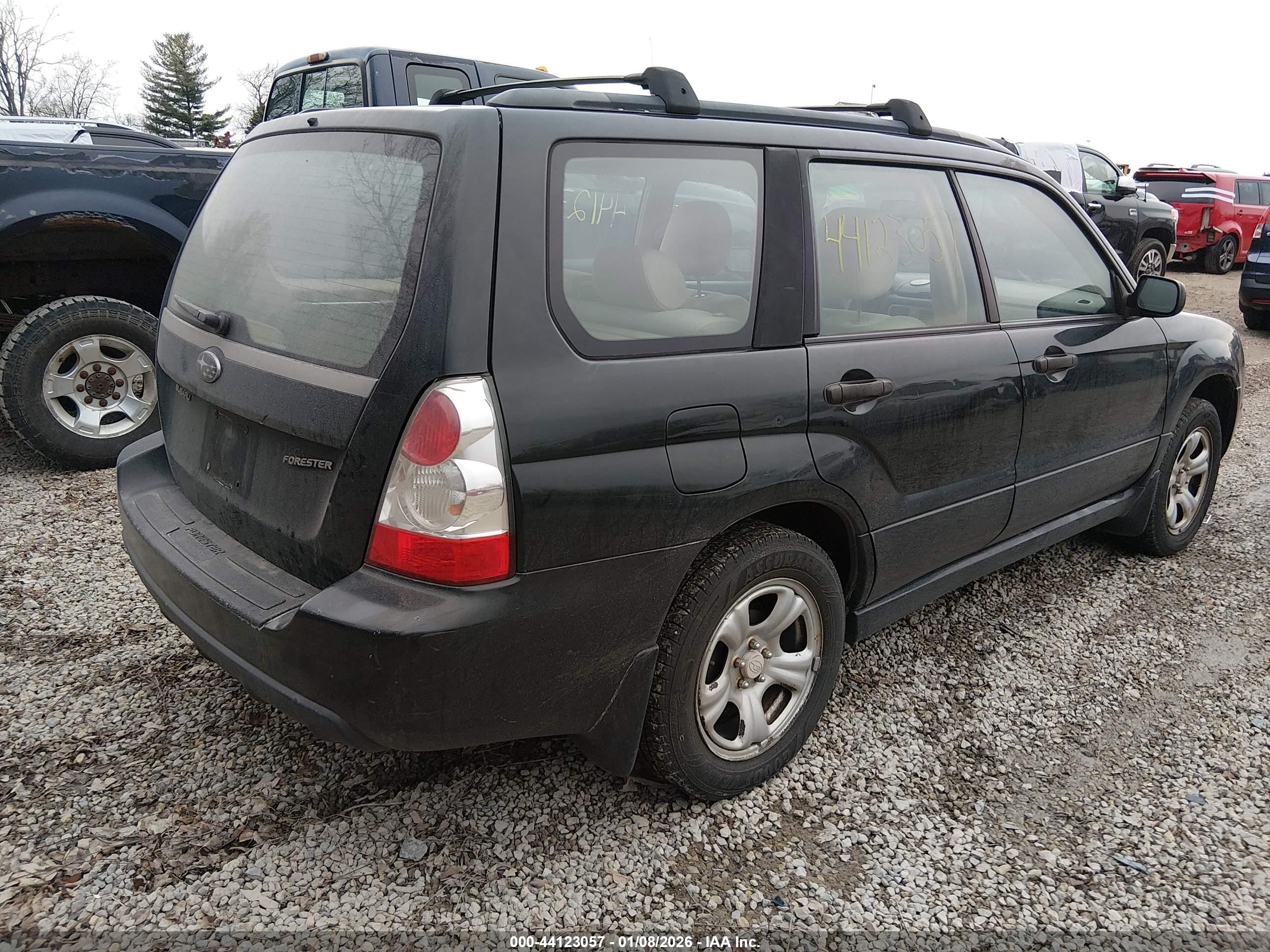 SUBARU FORESTER image 4