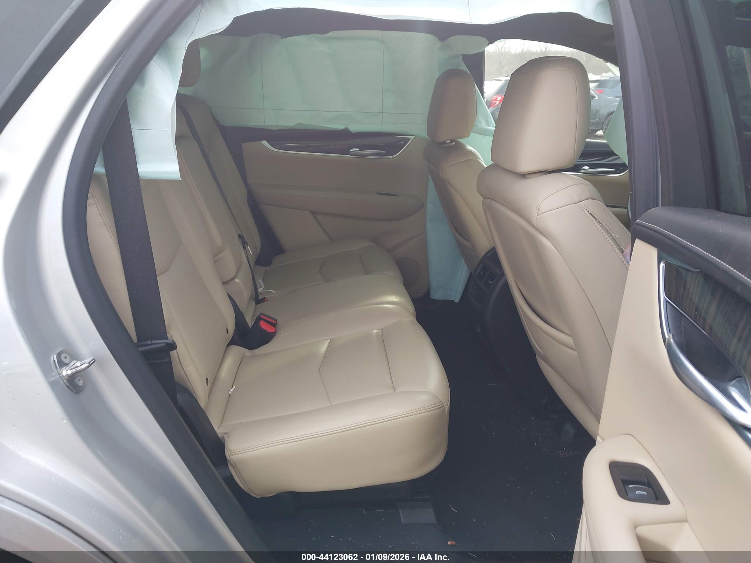 CADILLAC XT5 image 8