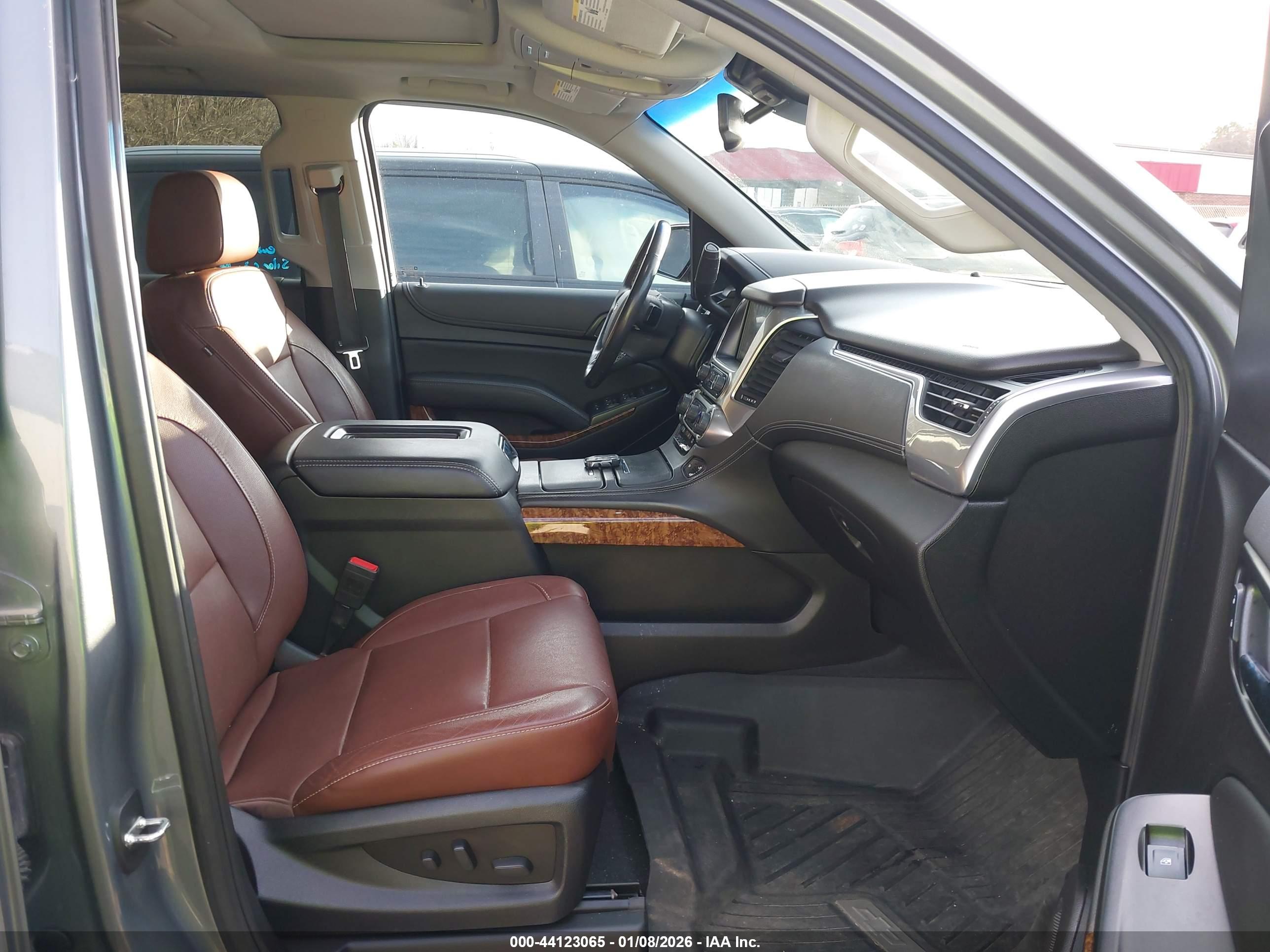 CHEVROLET TAHOE image 5