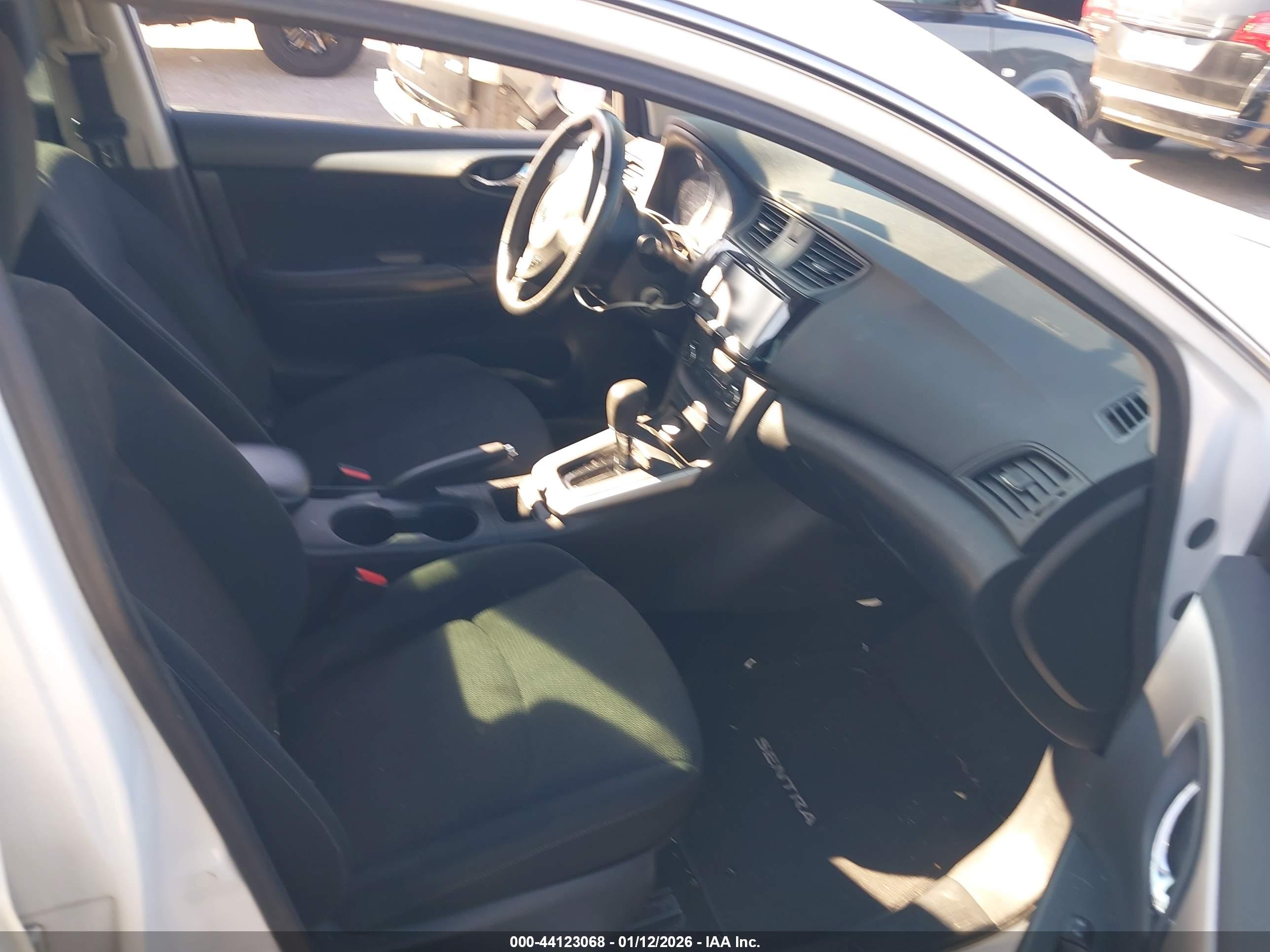 NISSAN SENTRA image 5