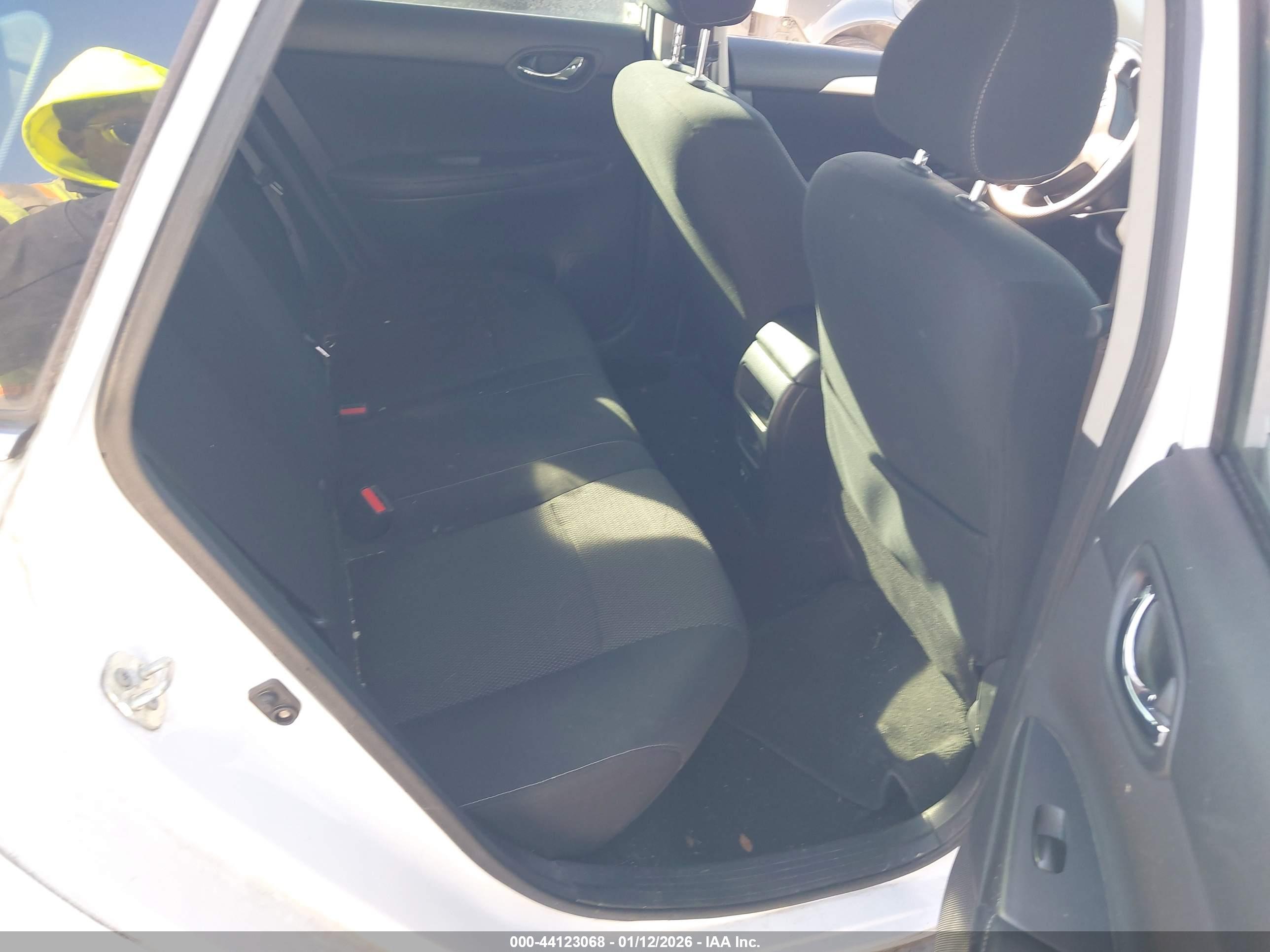 NISSAN SENTRA image 8