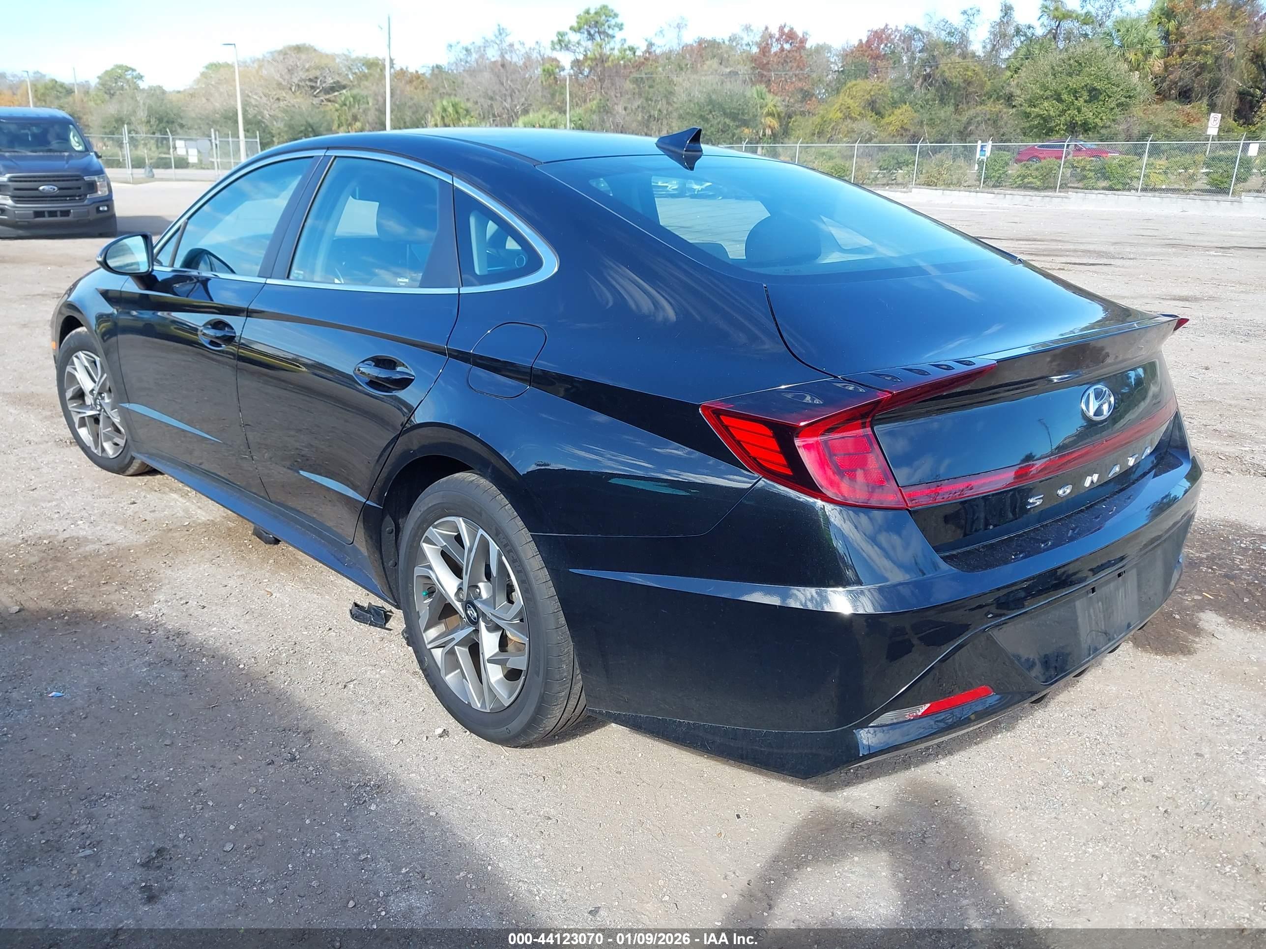 HYUNDAI SONATA image 3