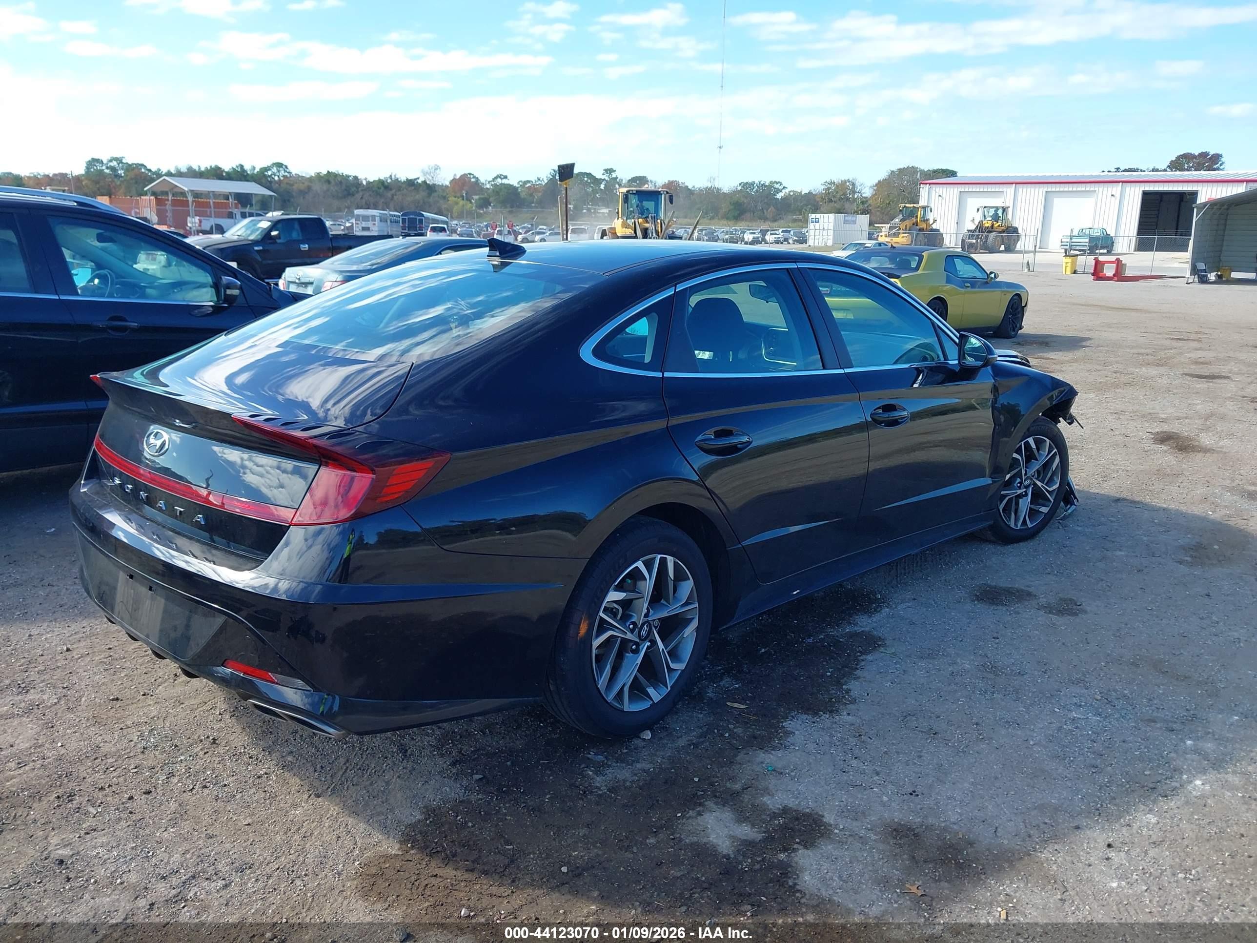 HYUNDAI SONATA image 4