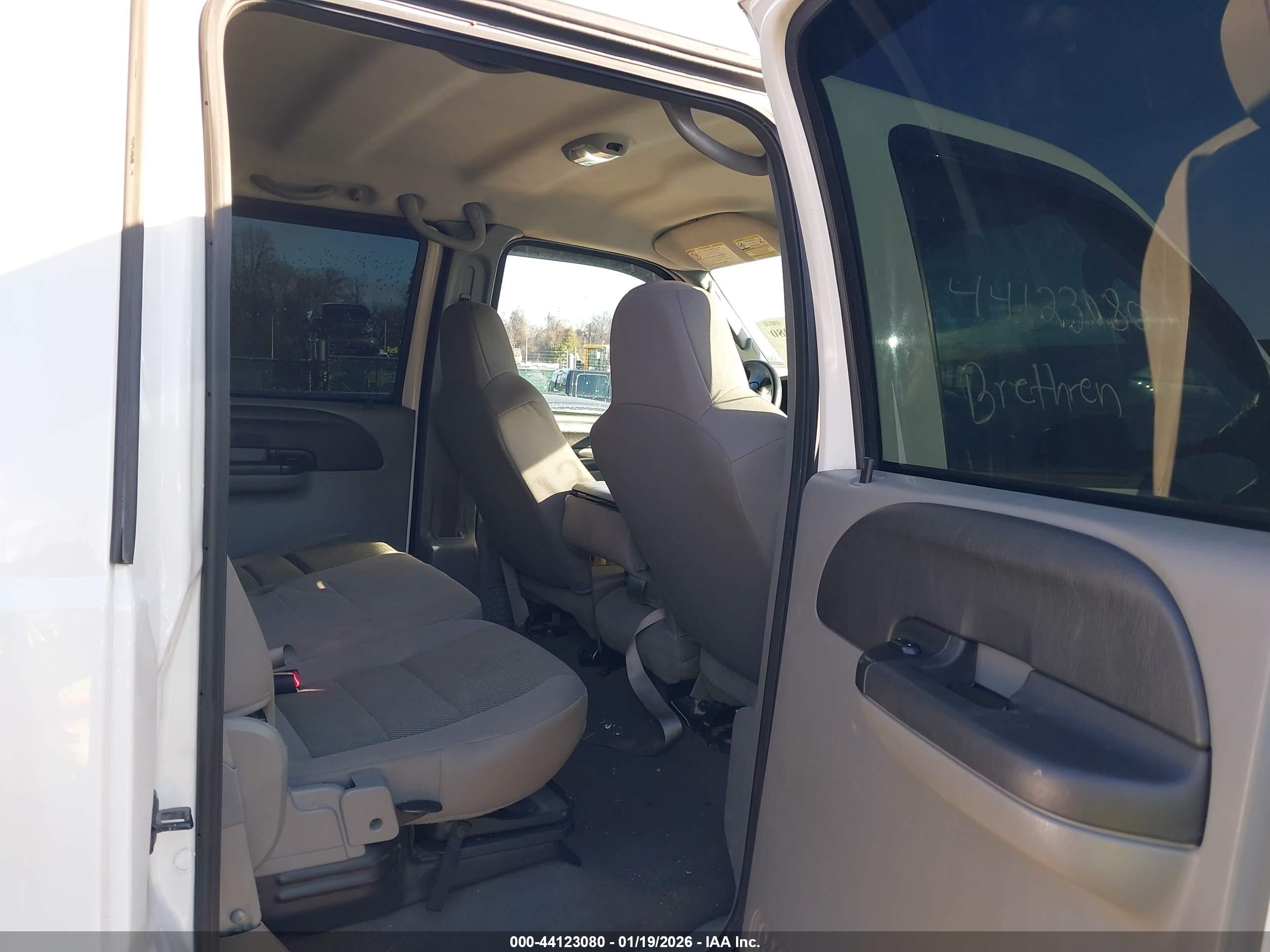 FORD F-350 image 8