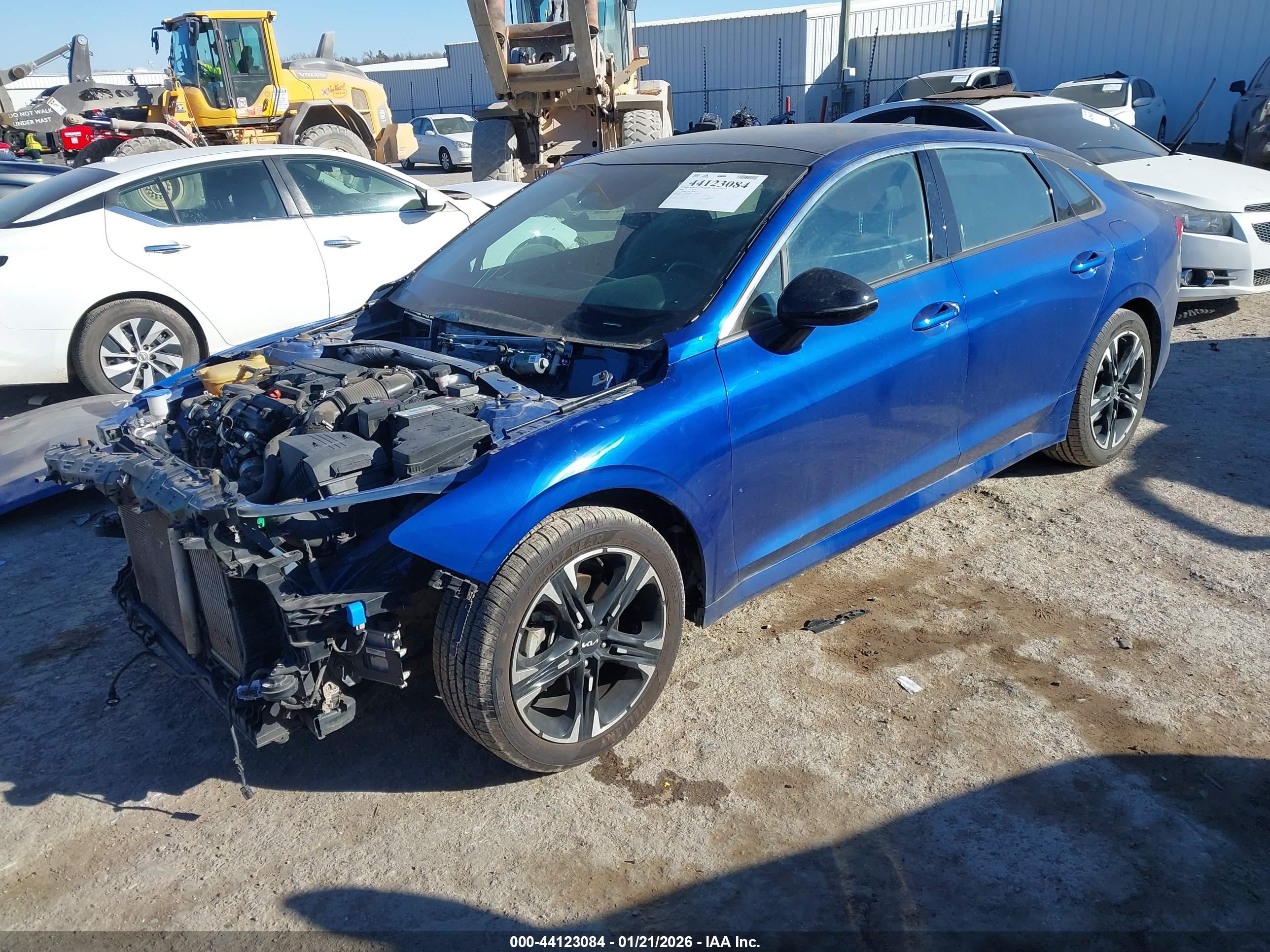 KIA K5 image 2
