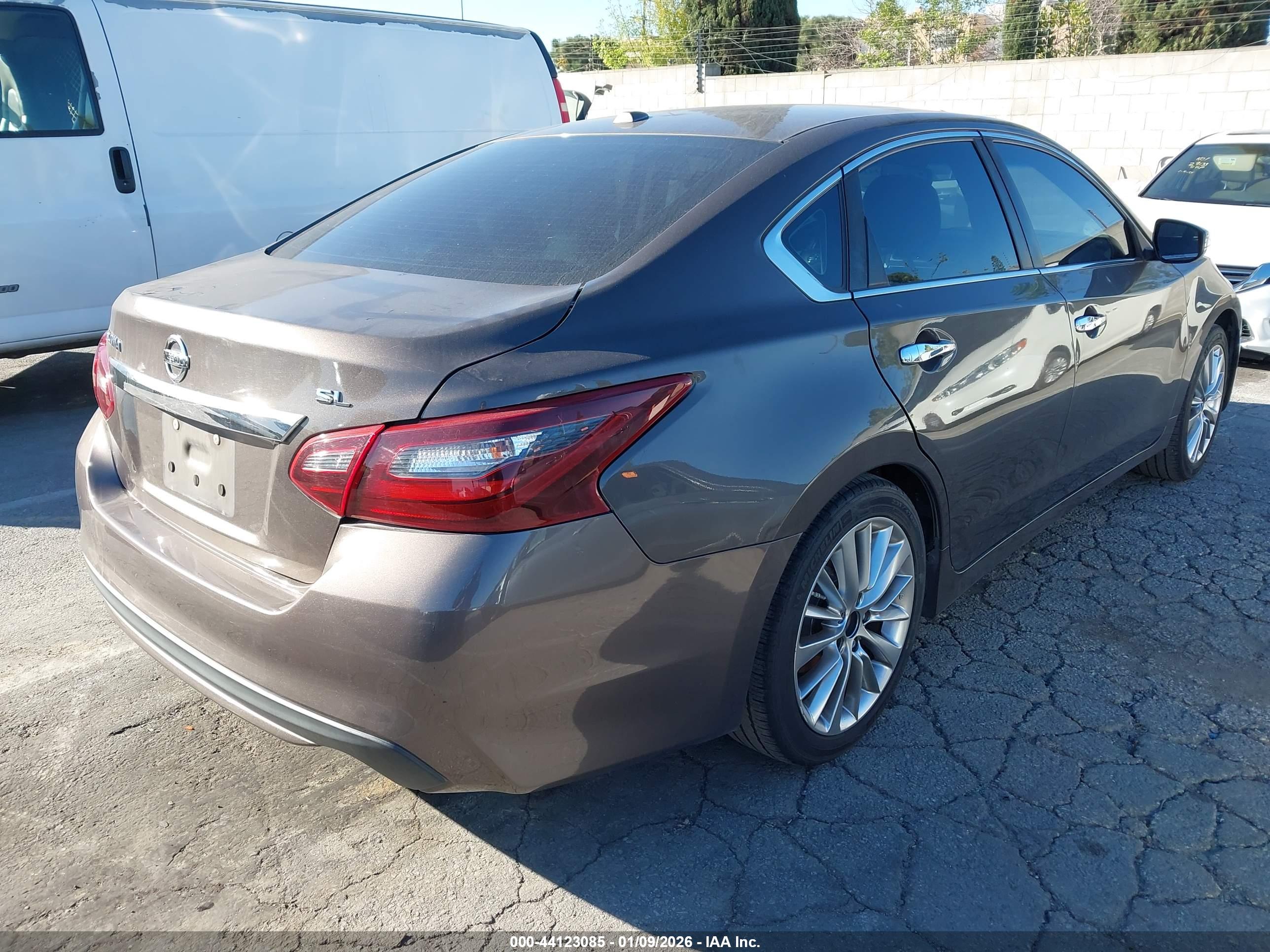 NISSAN ALTIMA image 4