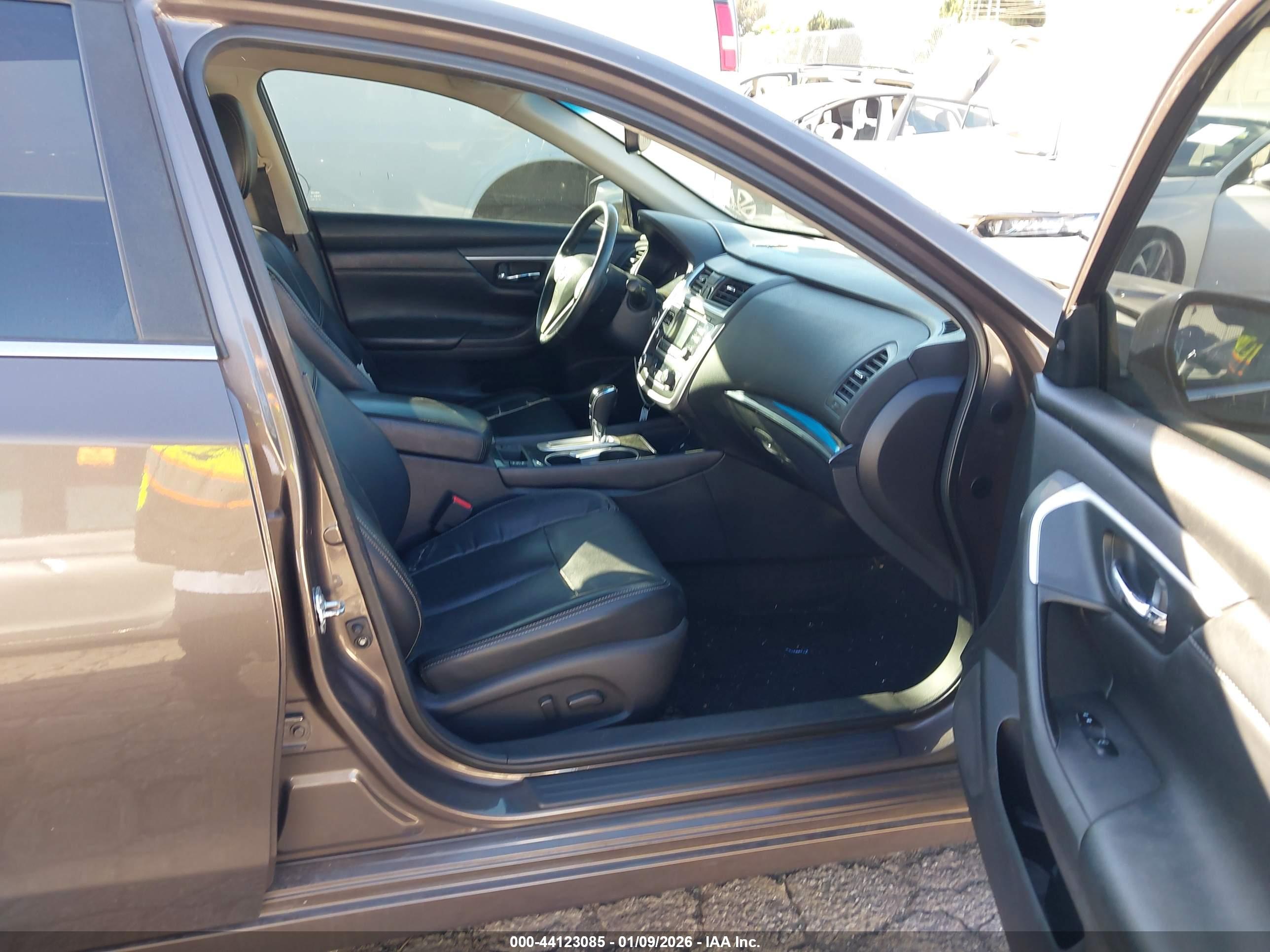 NISSAN ALTIMA image 5