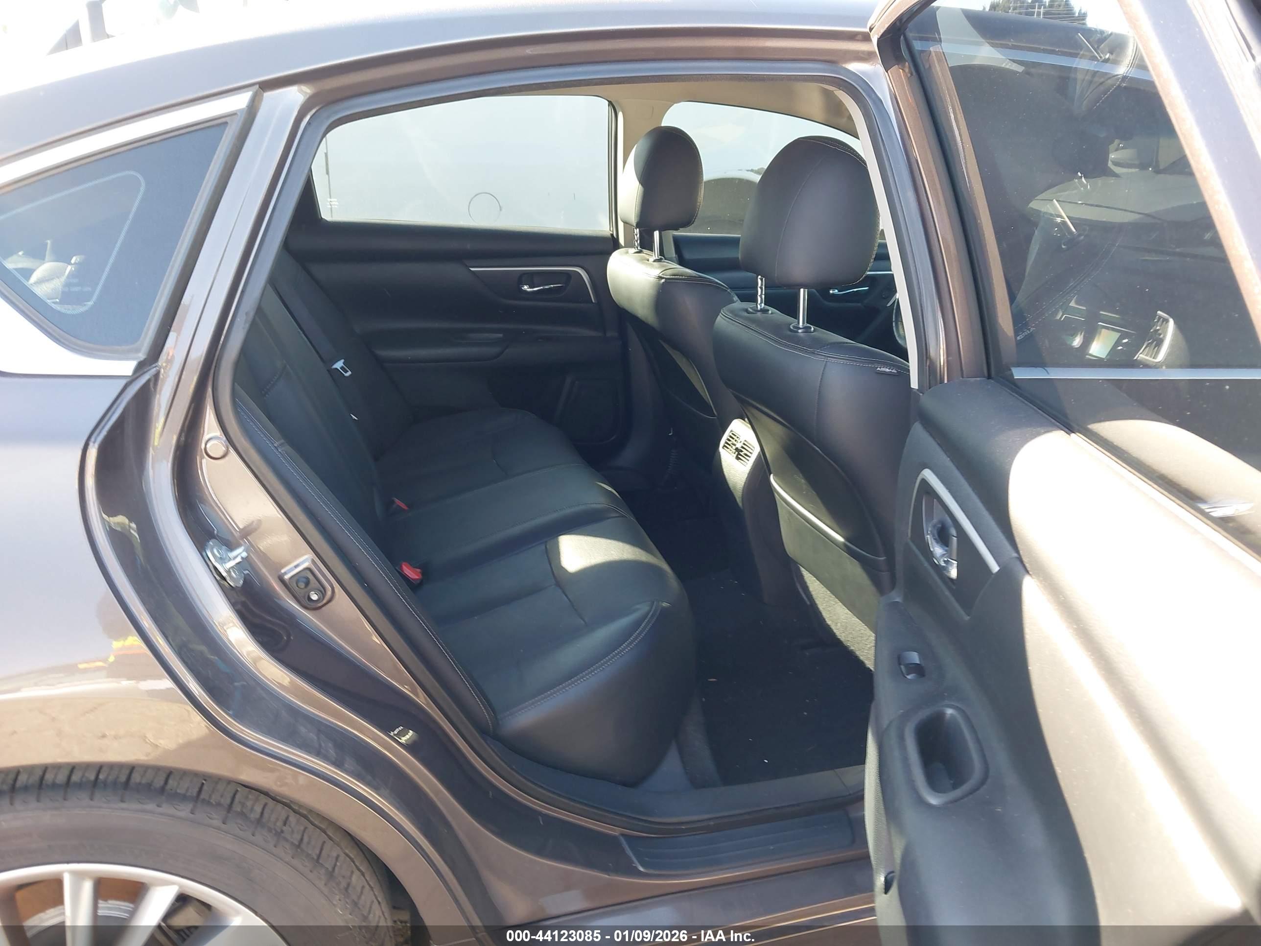 NISSAN ALTIMA image 8