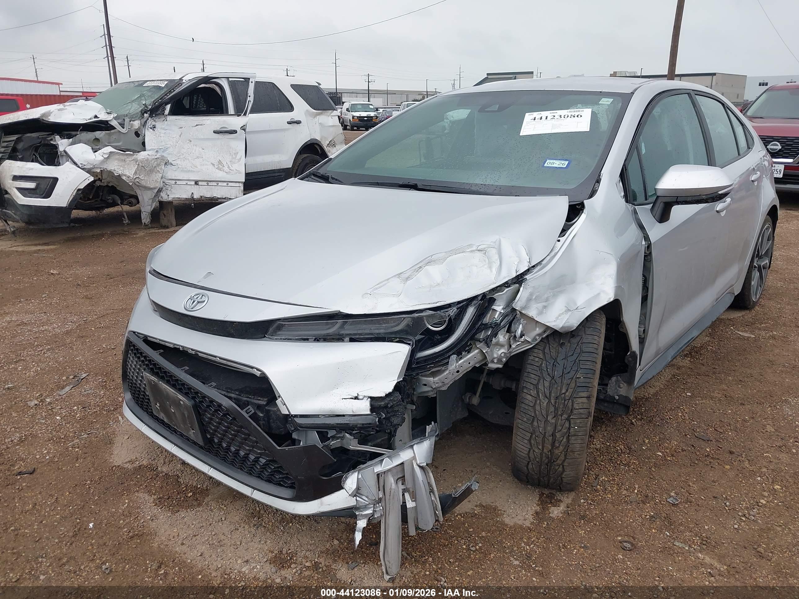 TOYOTA COROLLA image 6