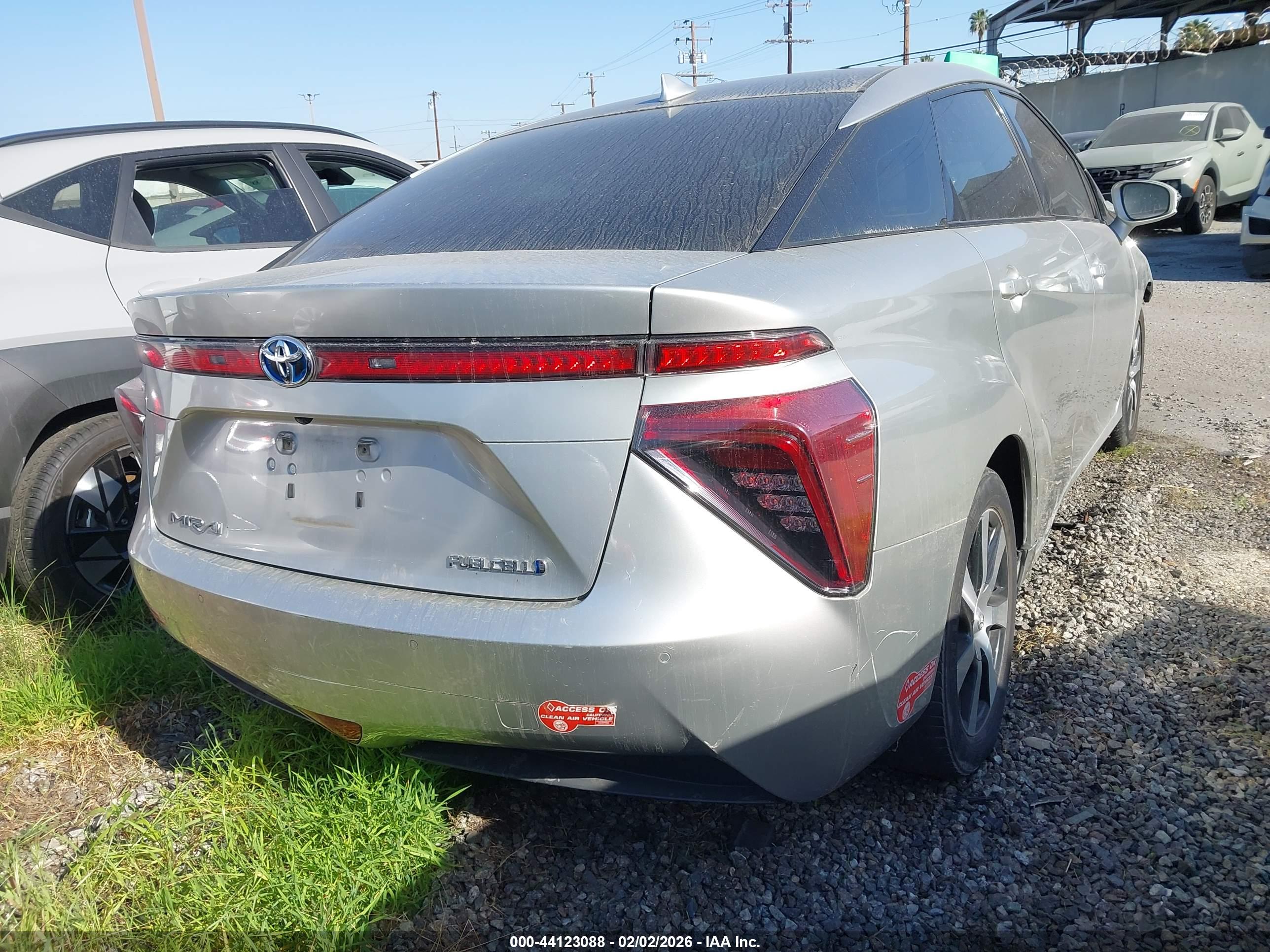 TOYOTA MIRAI image 4