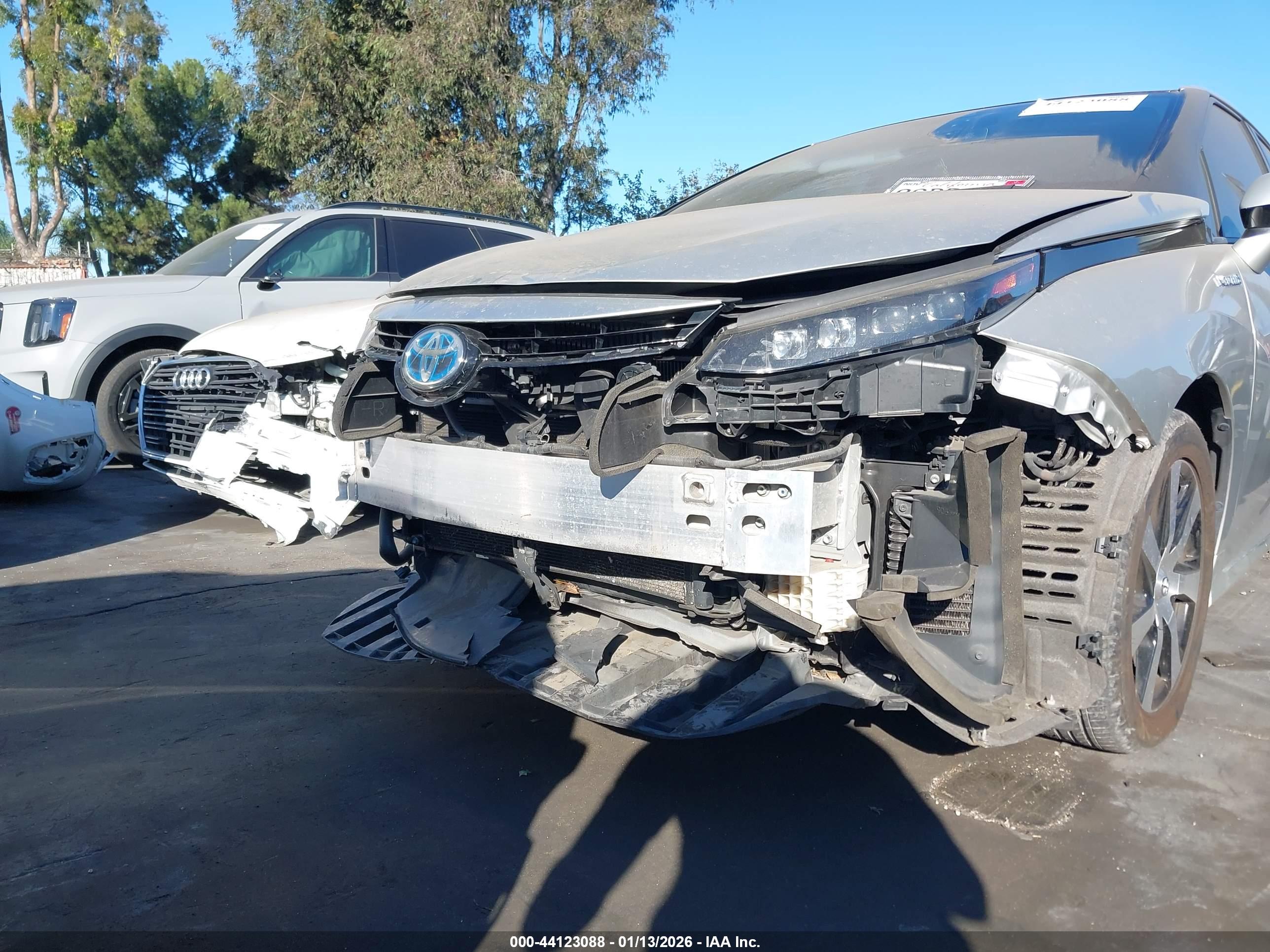 TOYOTA MIRAI image 6