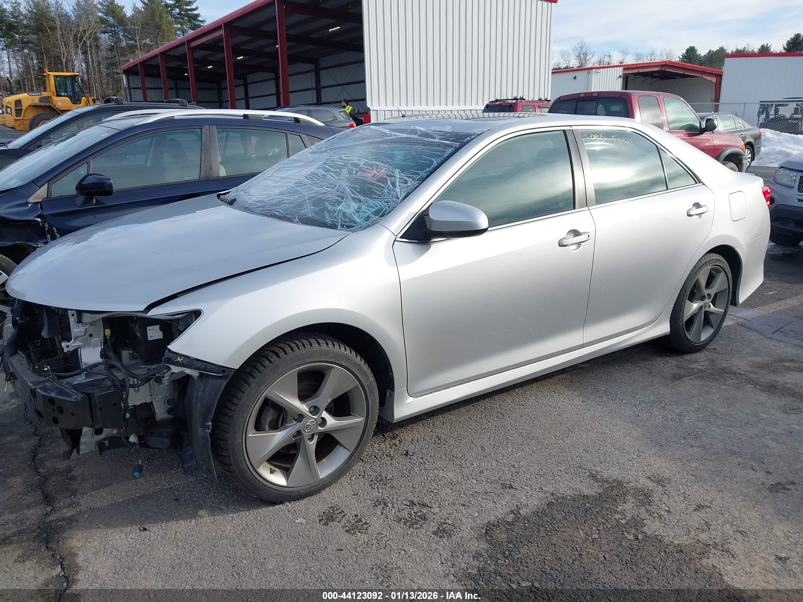 TOYOTA CAMRY image 2