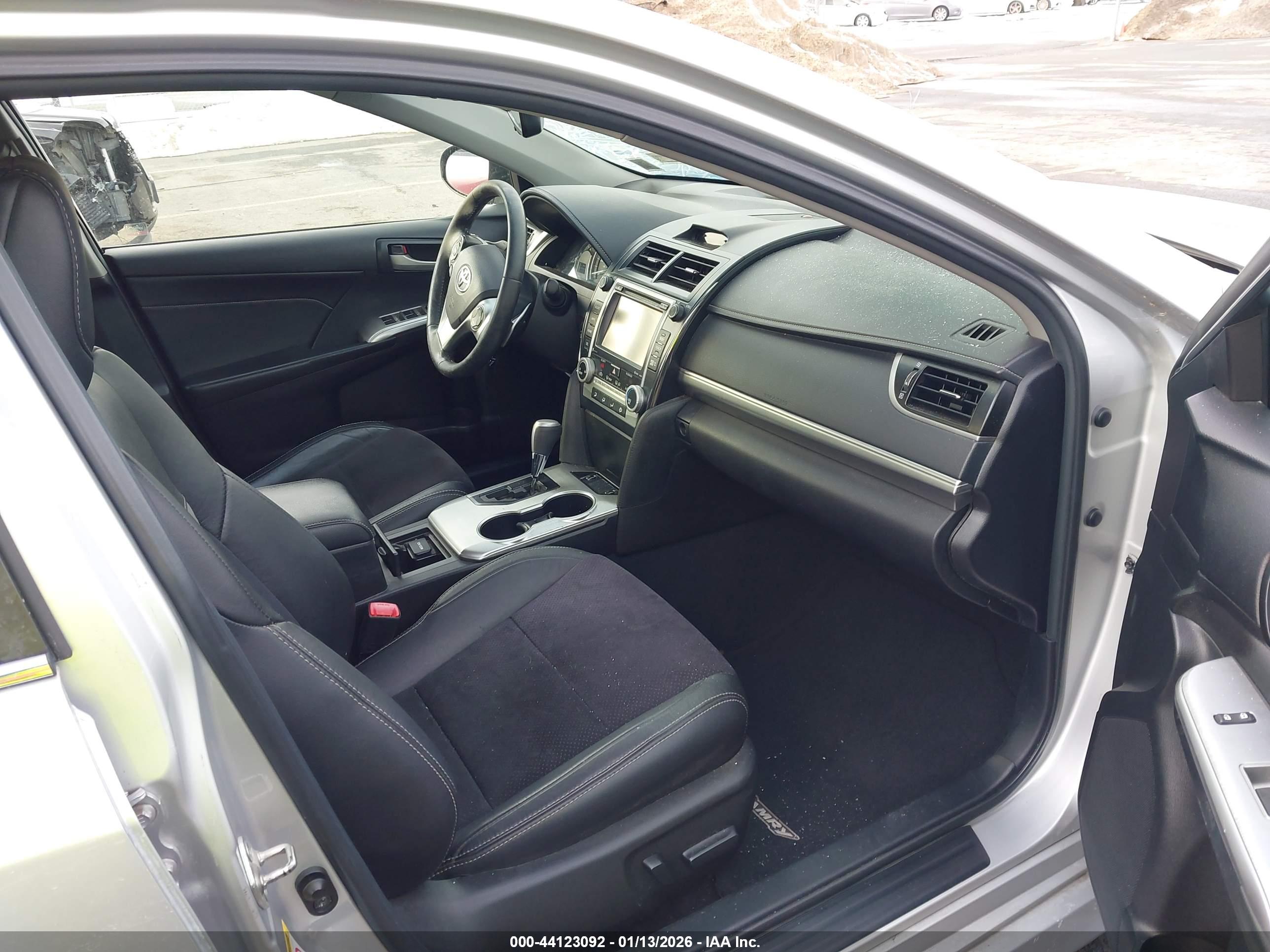 TOYOTA CAMRY image 5