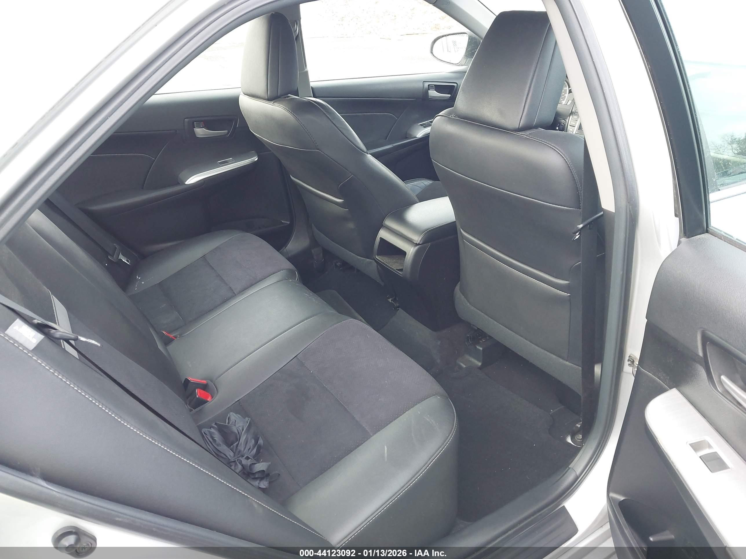 TOYOTA CAMRY image 8