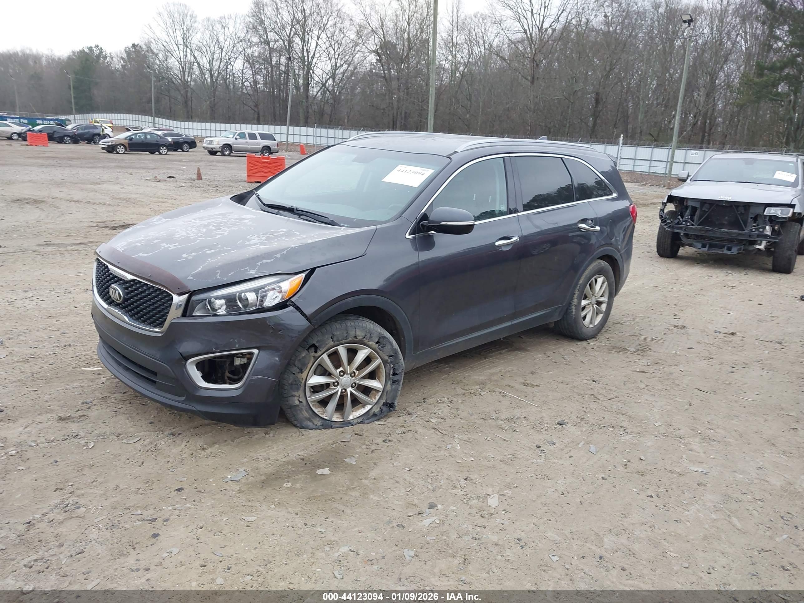 KIA SORENTO image 2