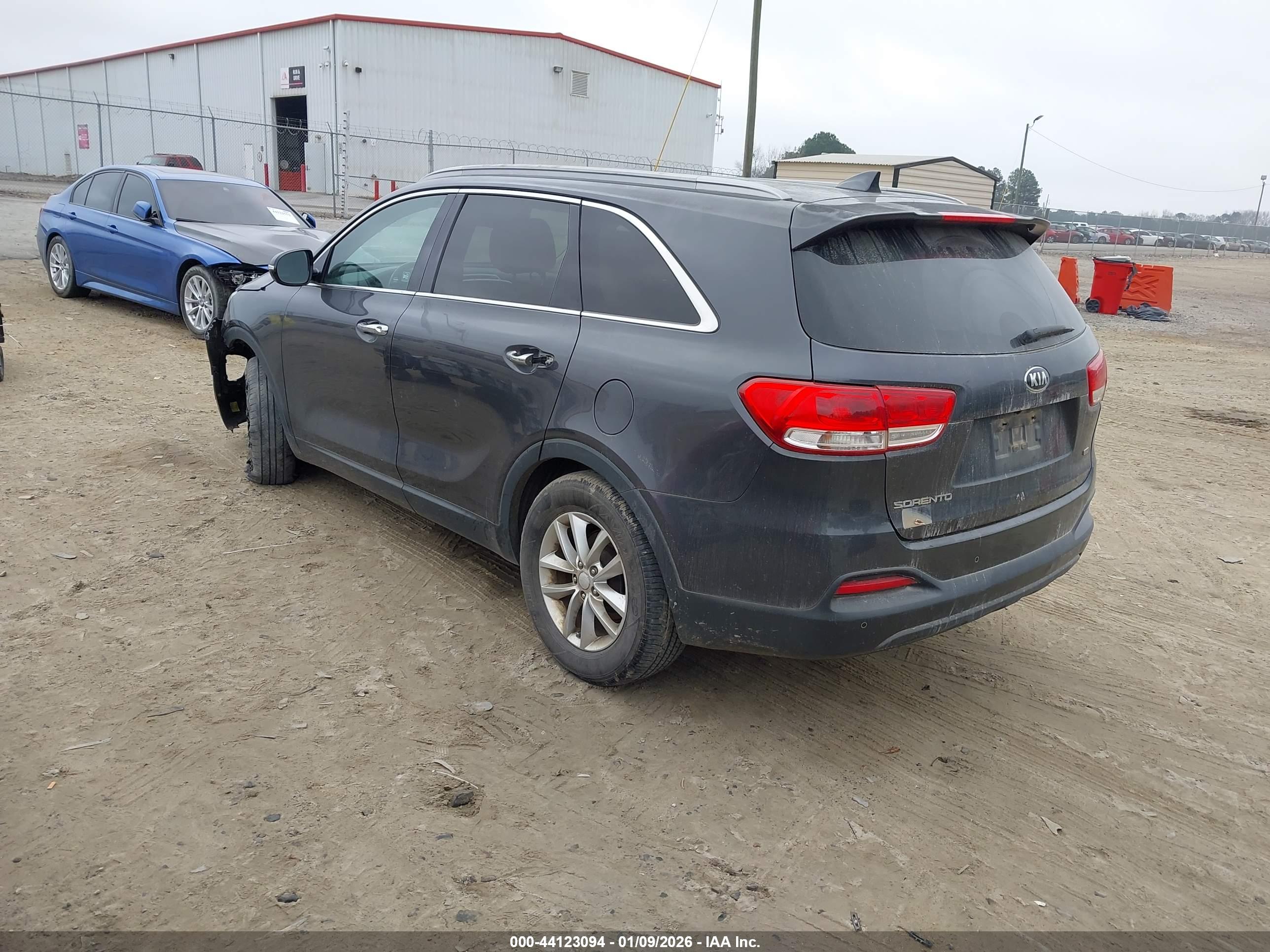 KIA SORENTO image 3