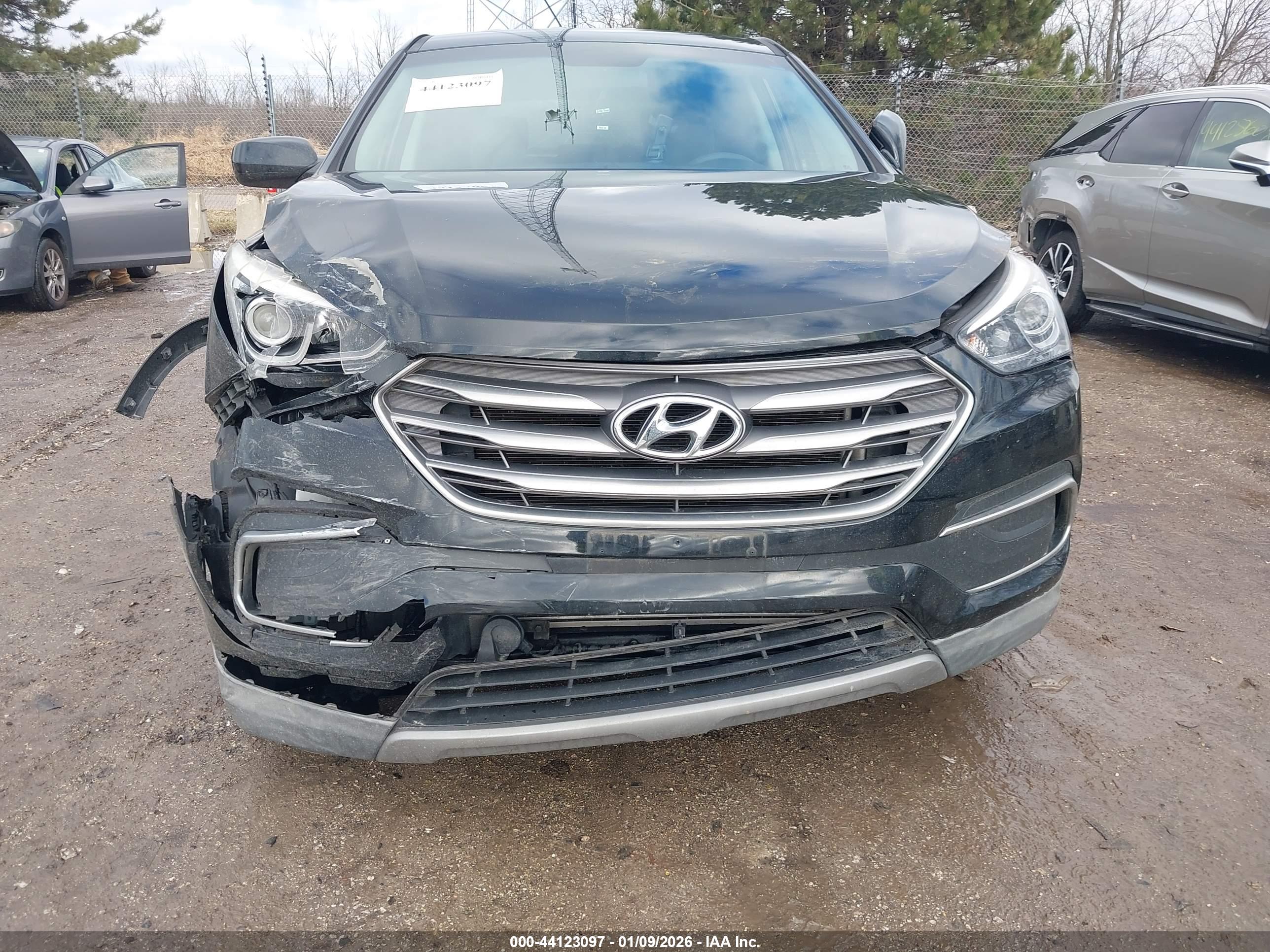 HYUNDAI SANTA image 6