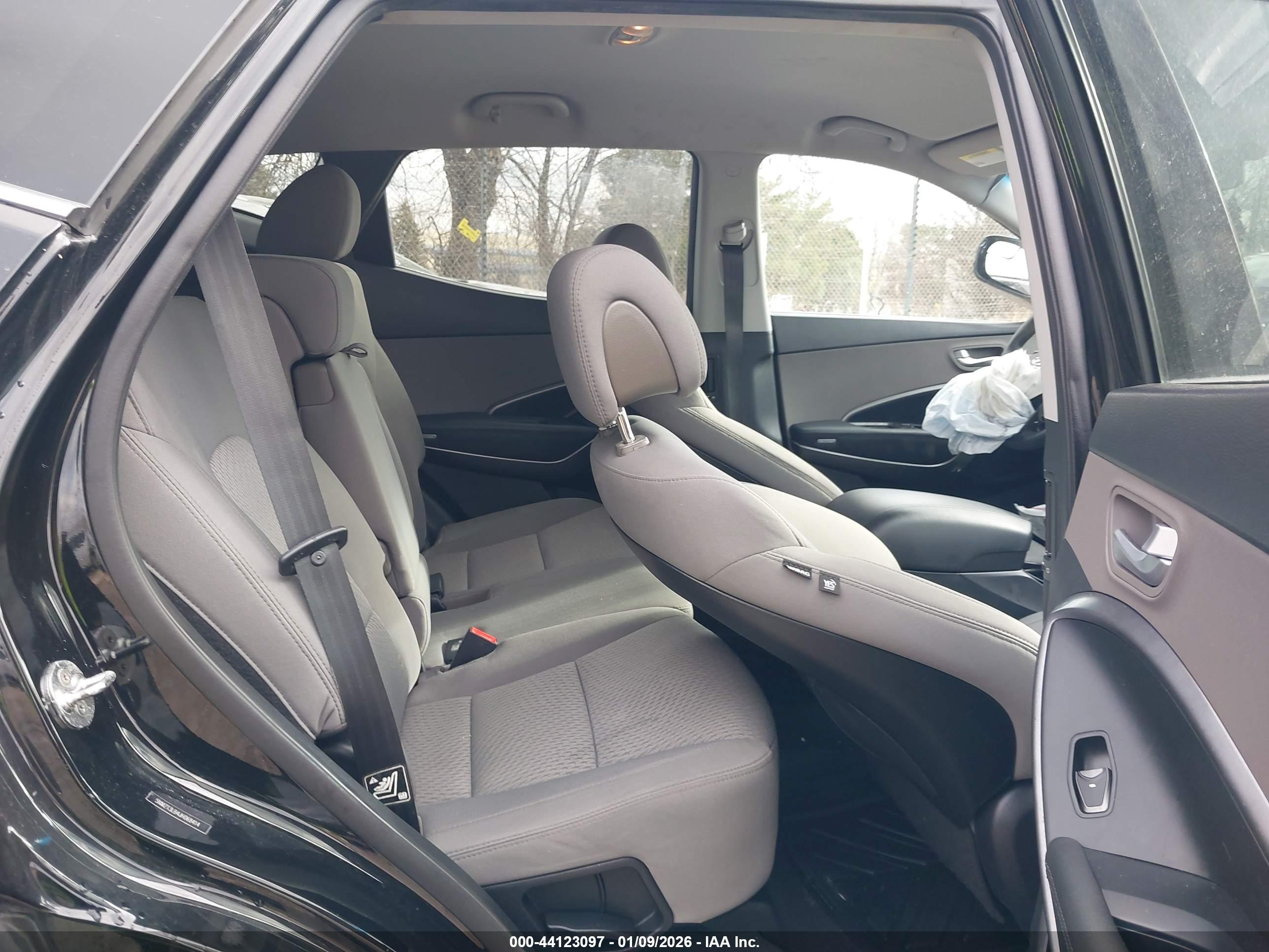HYUNDAI SANTA image 8