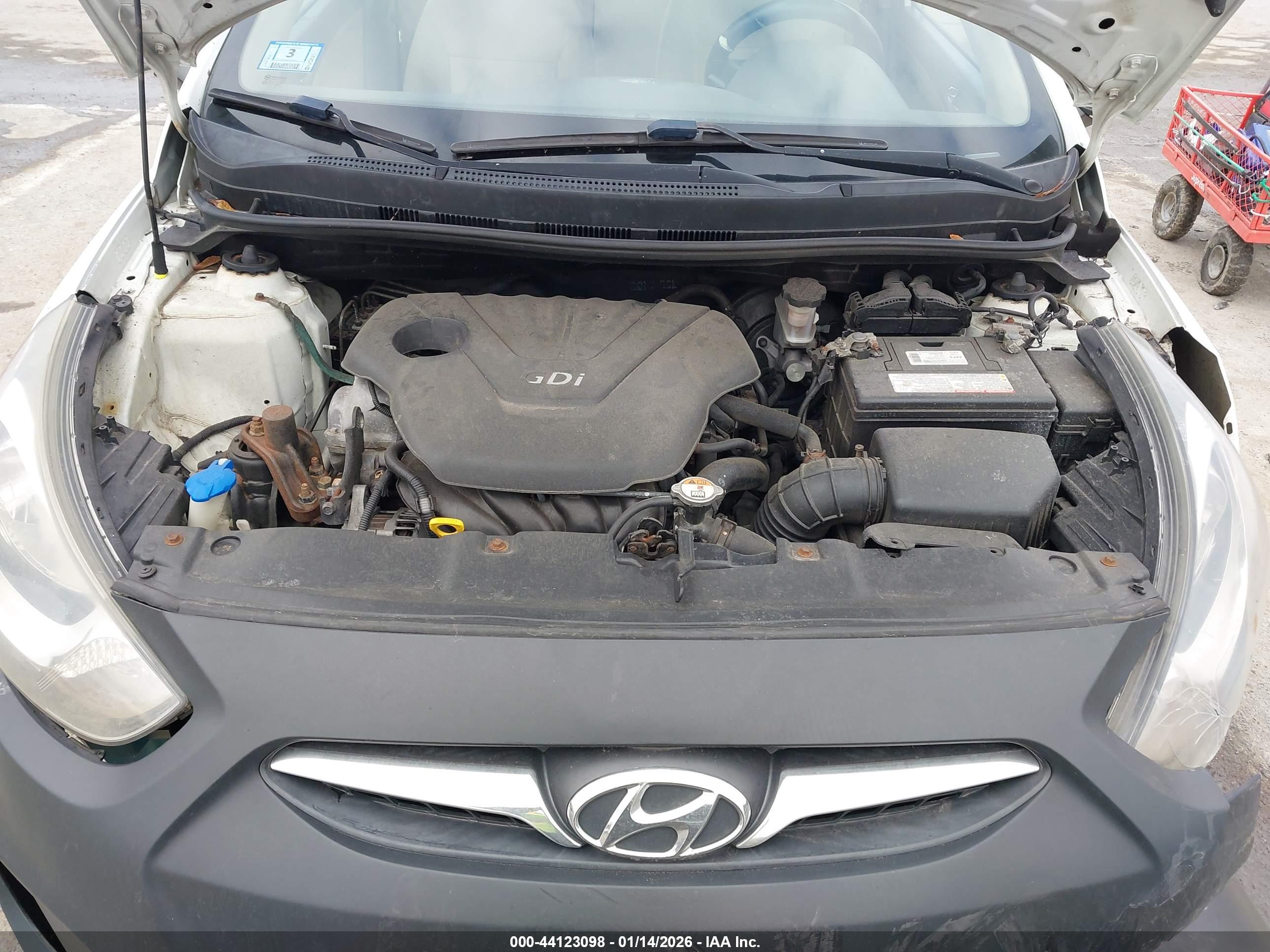 HYUNDAI ACCENT image 10
