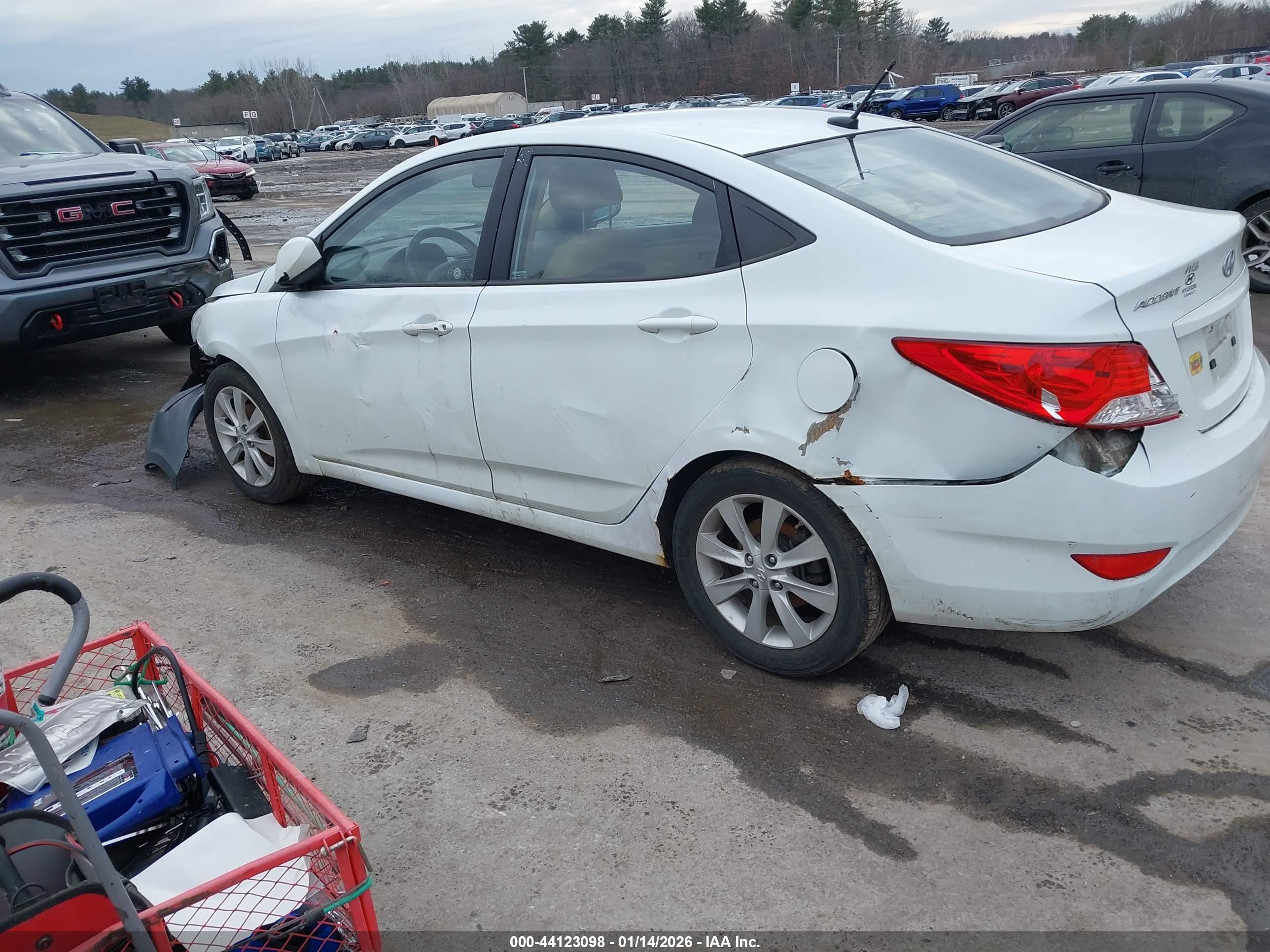 HYUNDAI ACCENT image 3
