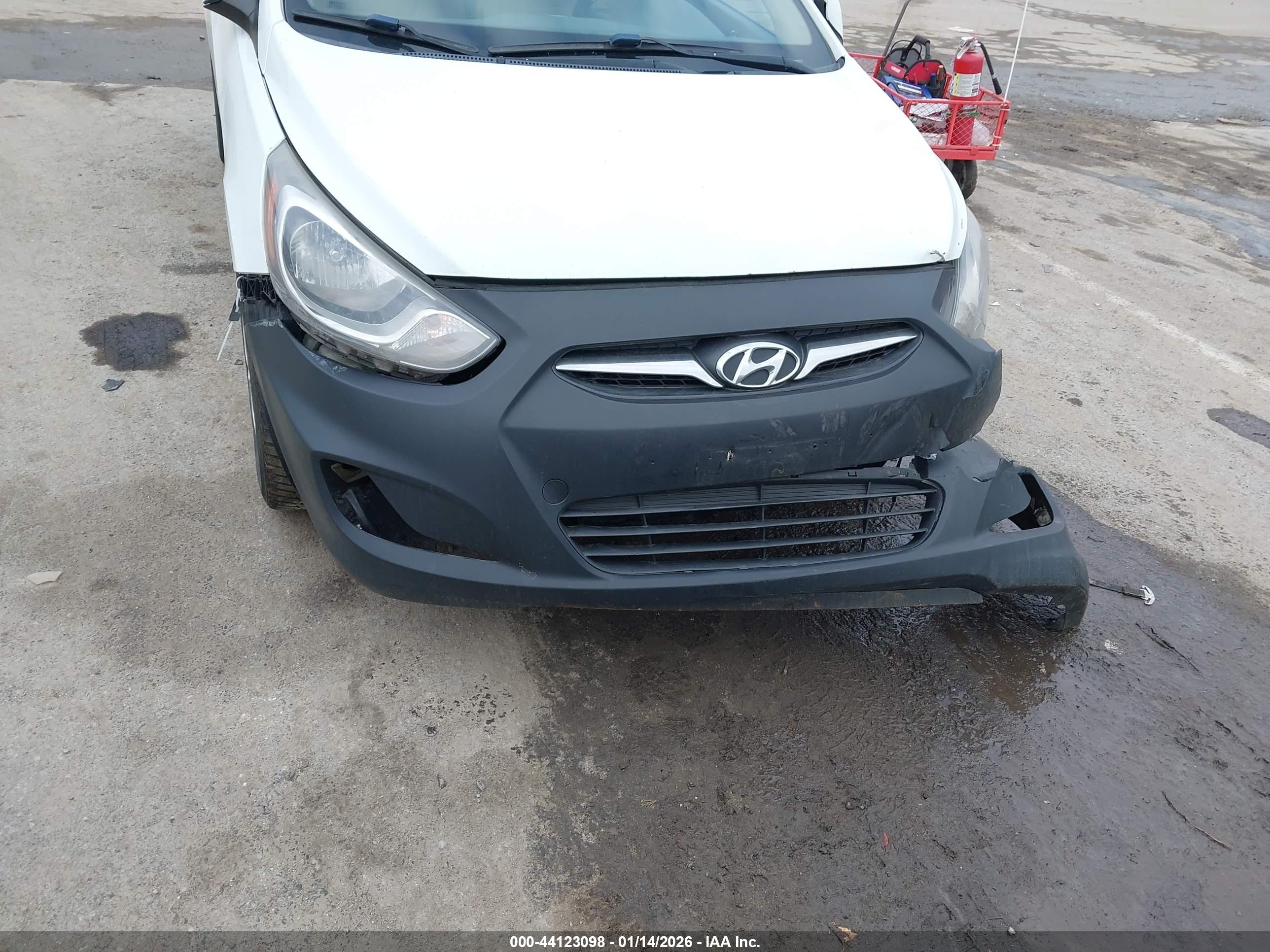 HYUNDAI ACCENT image 6