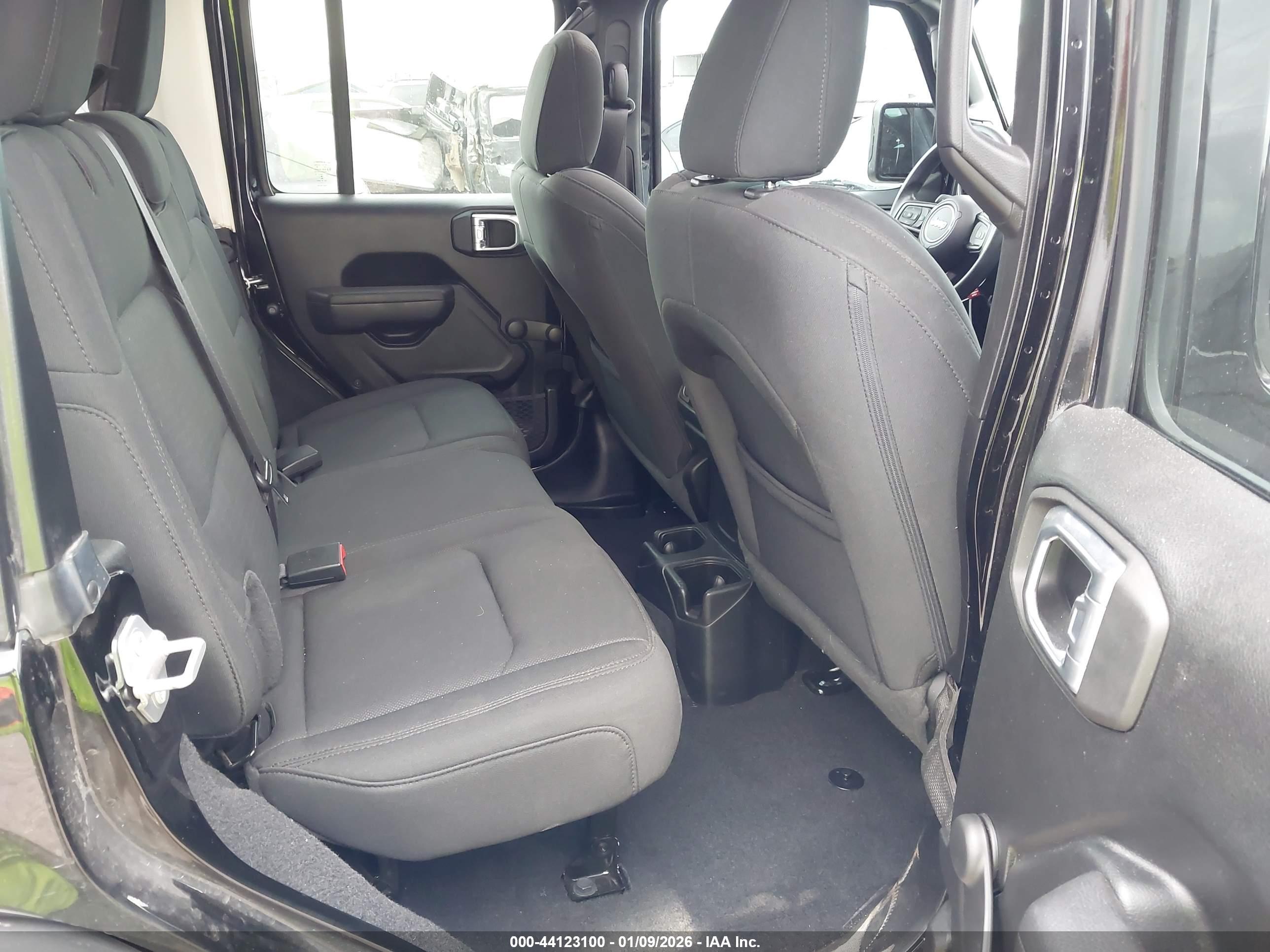 JEEP WRANGLER image 8