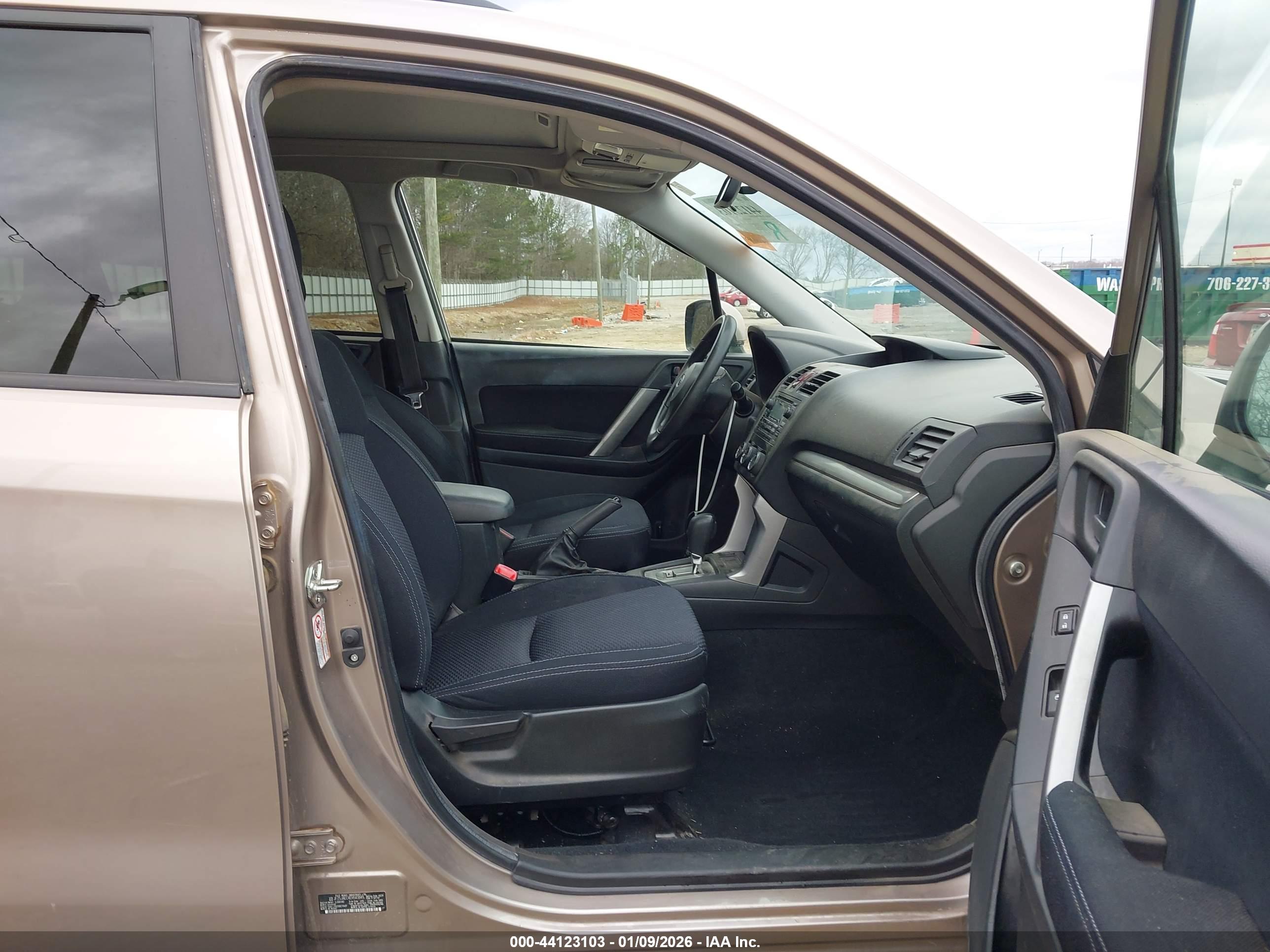 SUBARU FORESTER image 5