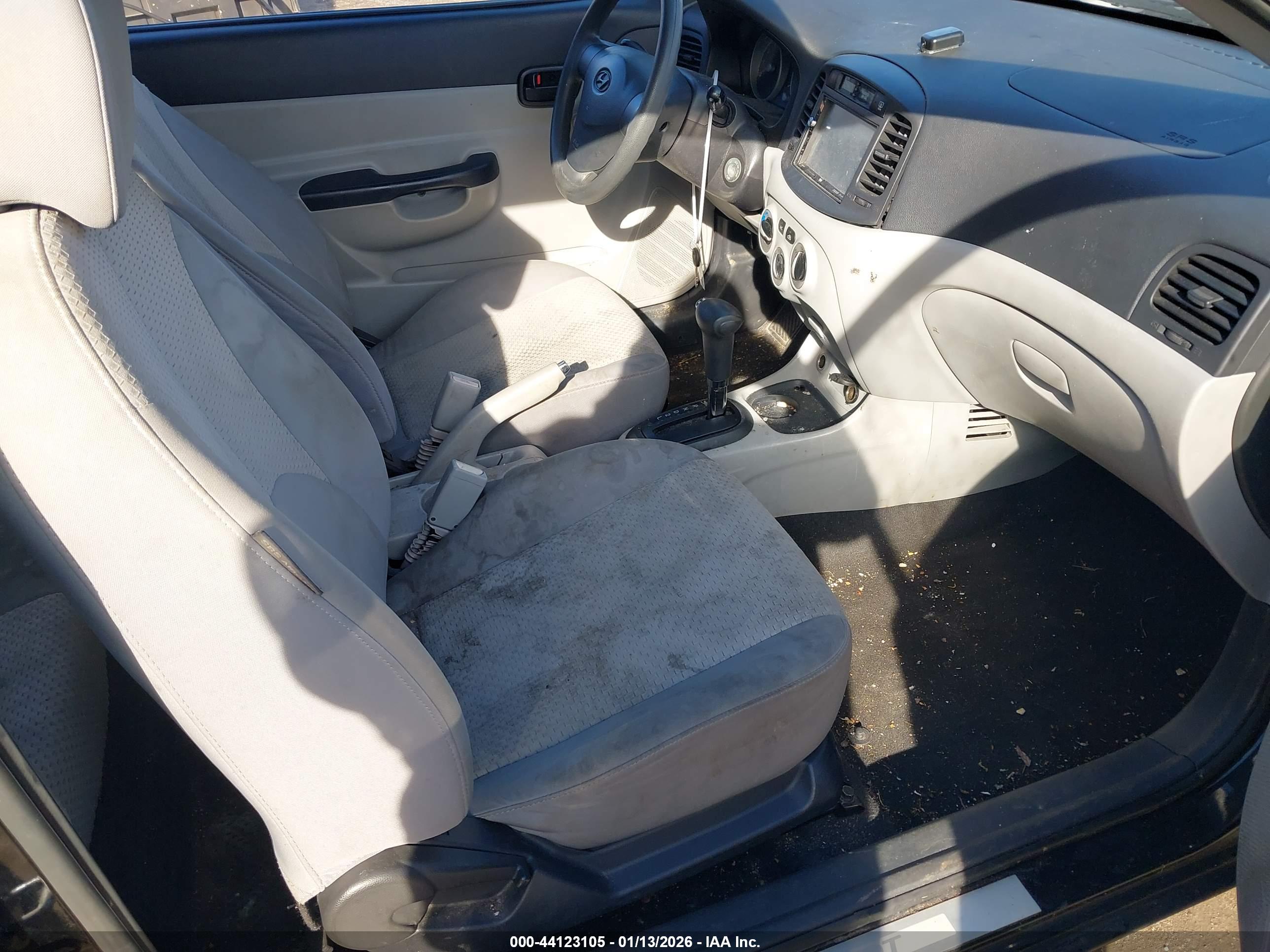 HYUNDAI ACCENT image 5