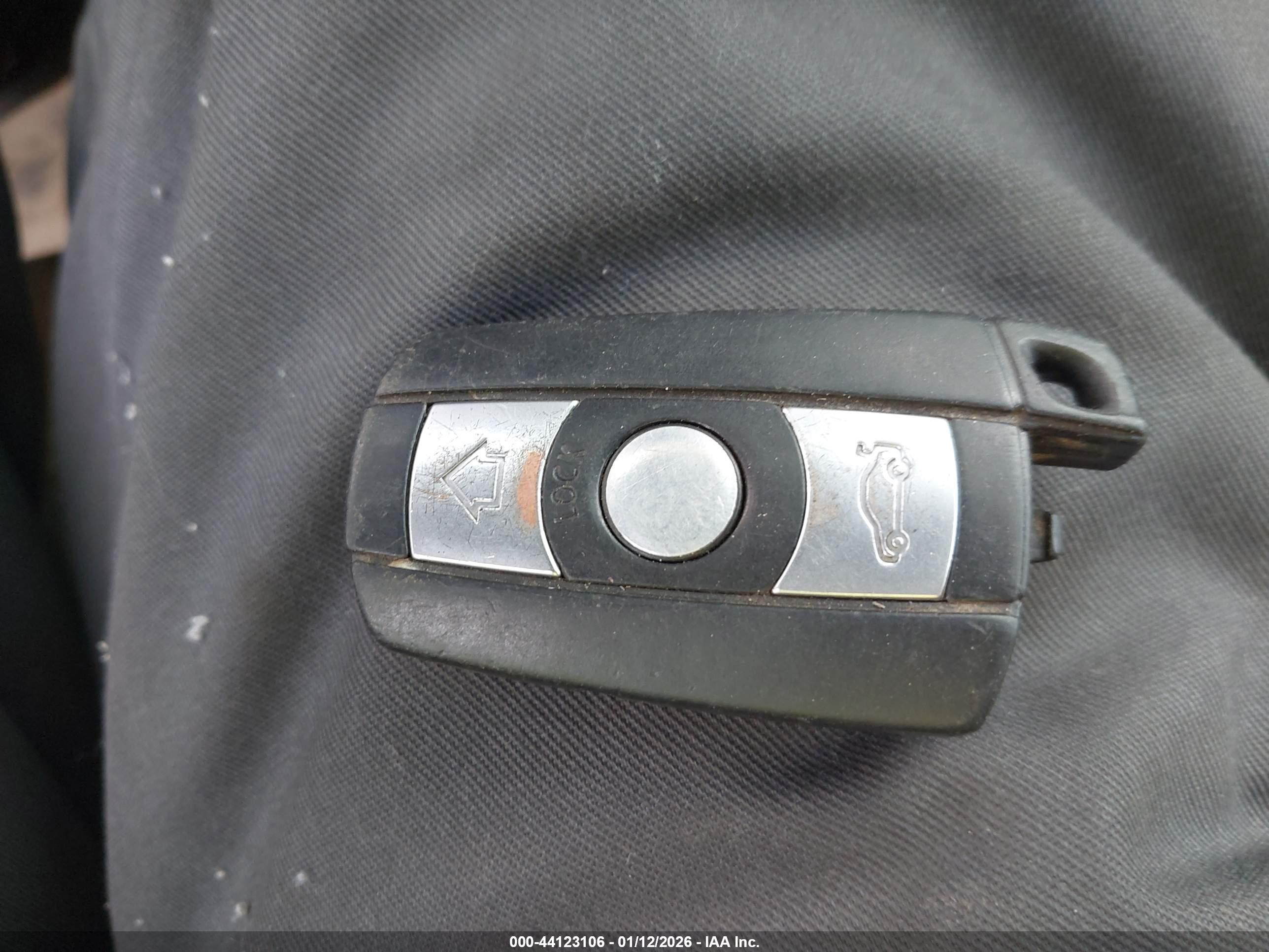 BMW 325I image 11
